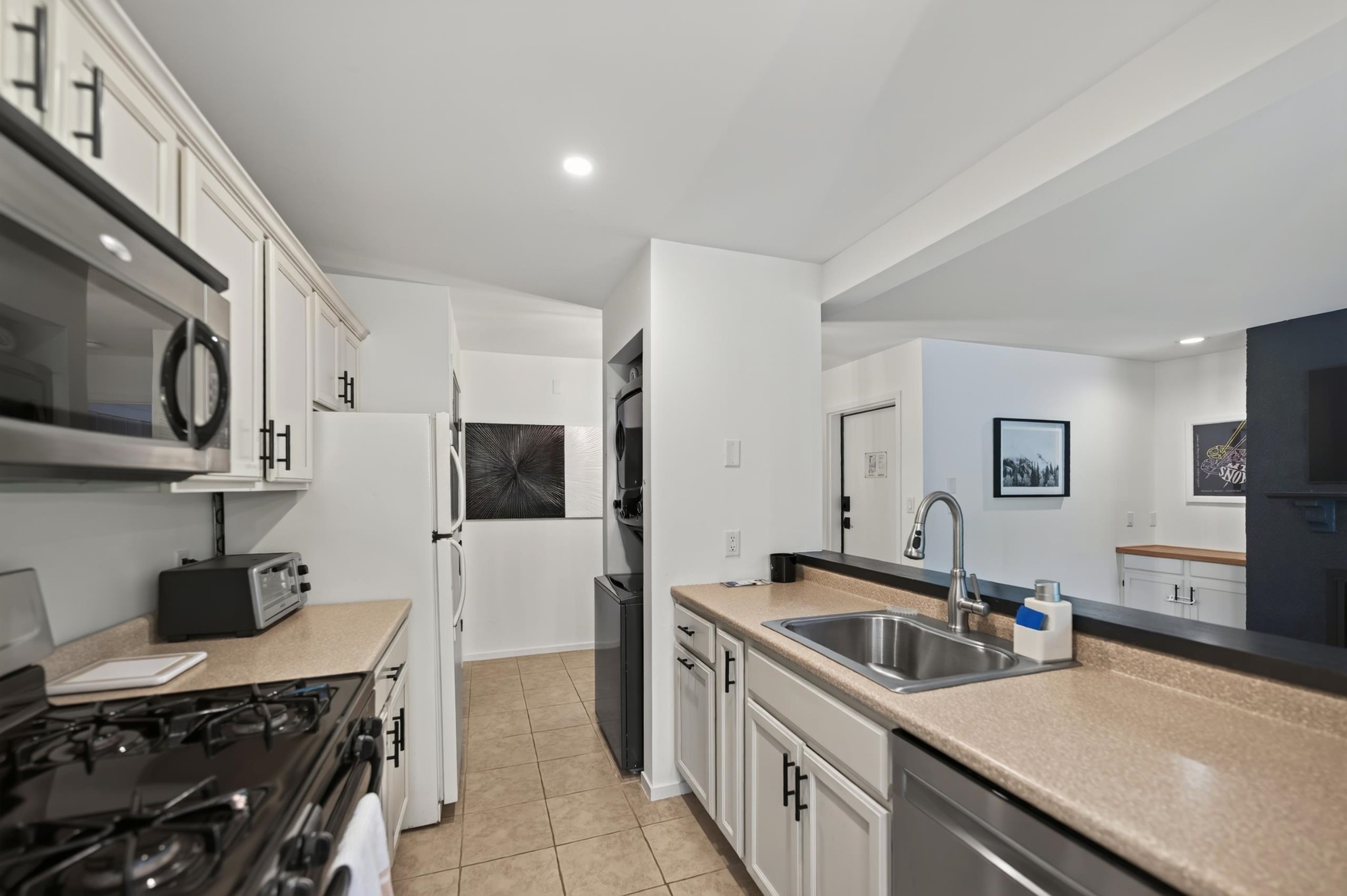 2m Carinthia Road Property Photo 6