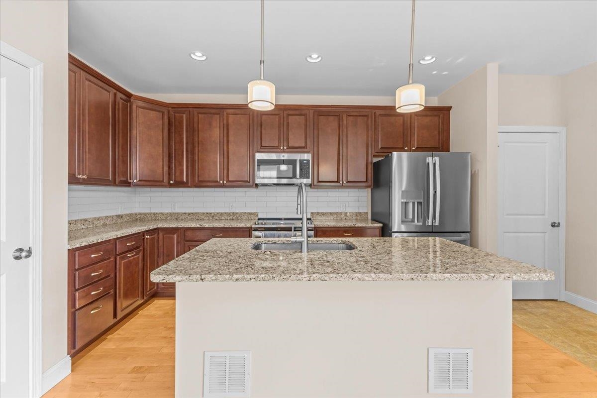 285 Zephyr Road Property Photo 16