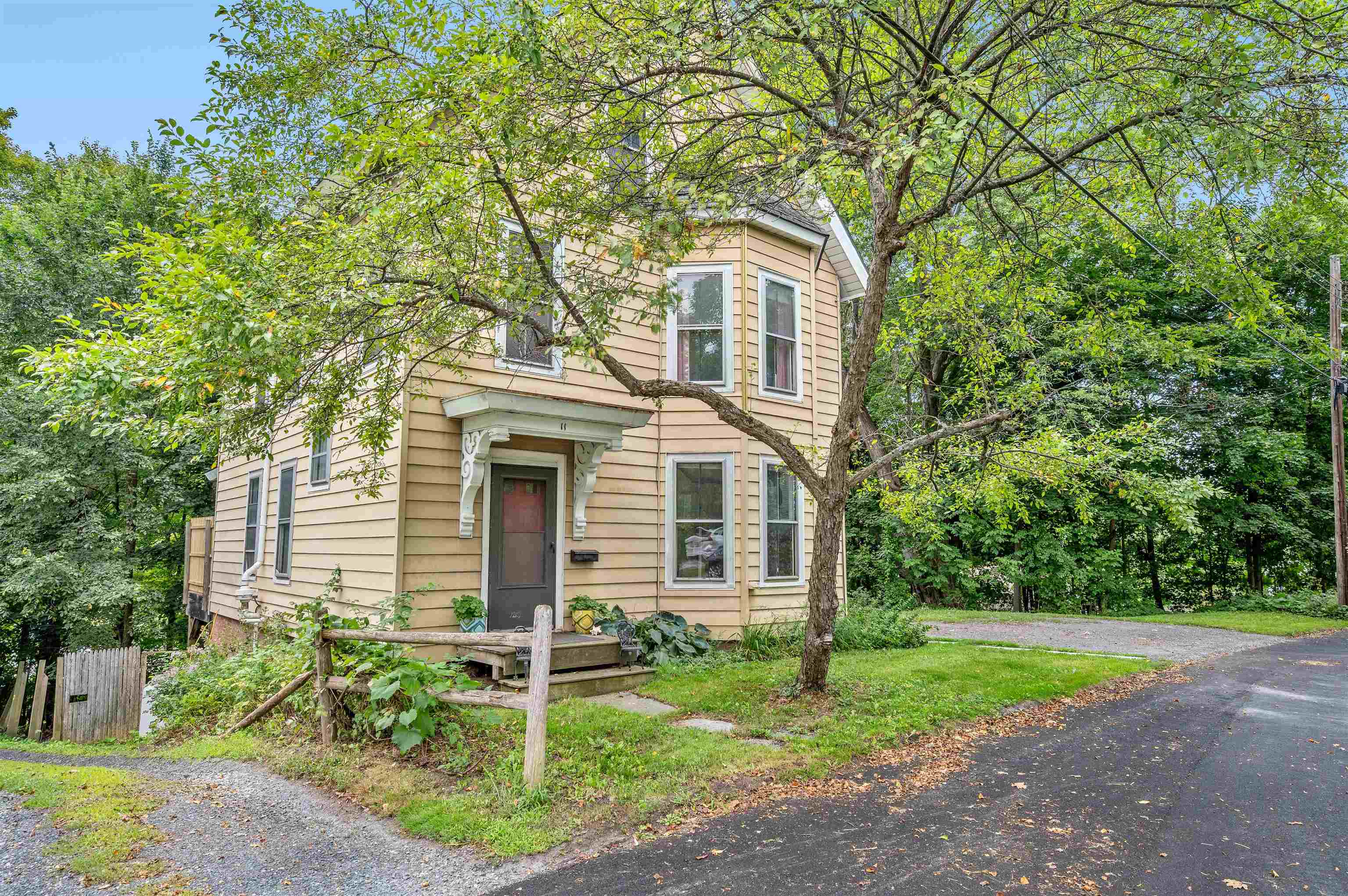 11 Foster Street Property Photo 2