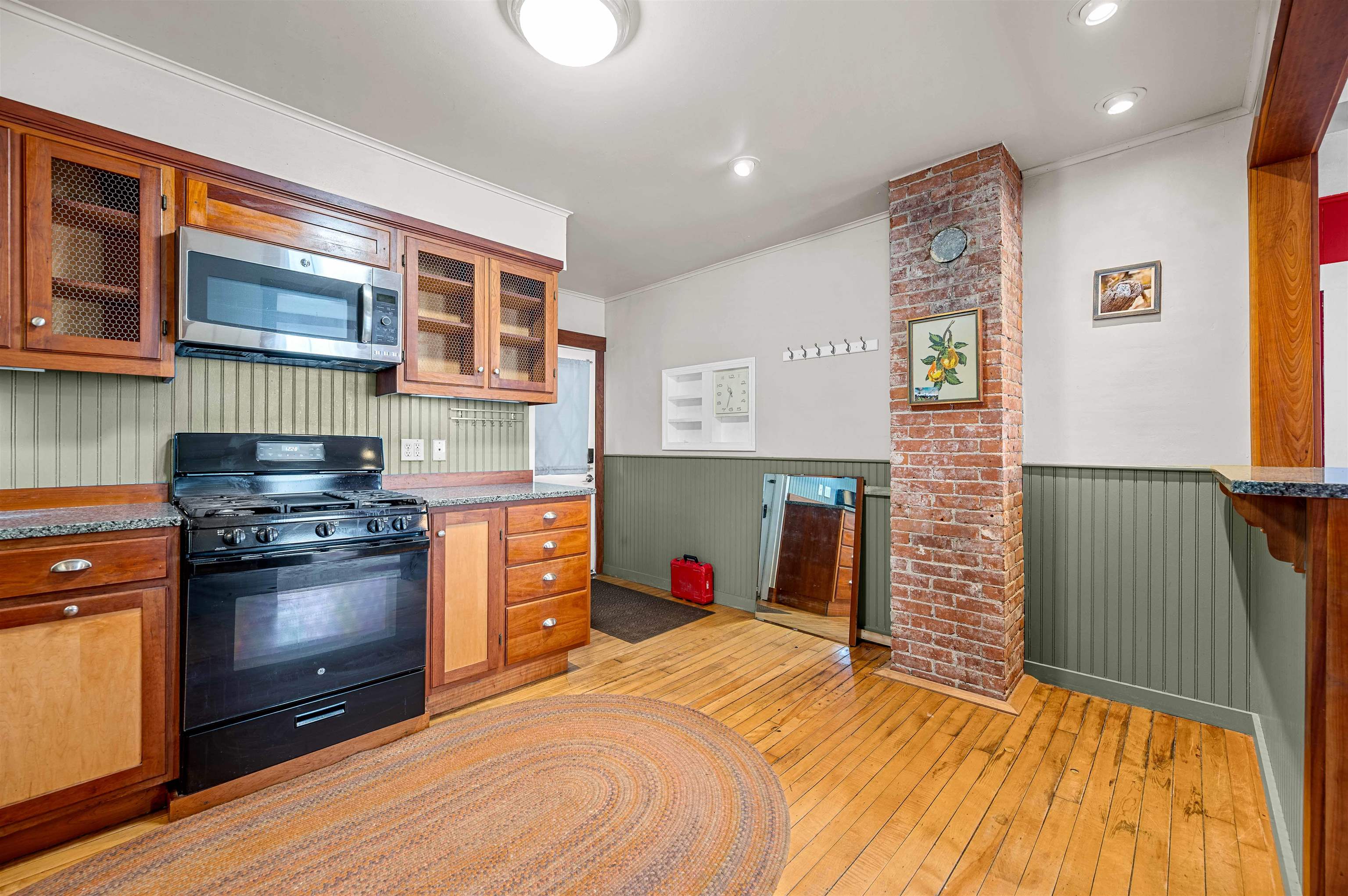 11 Foster Street Property Photo 8