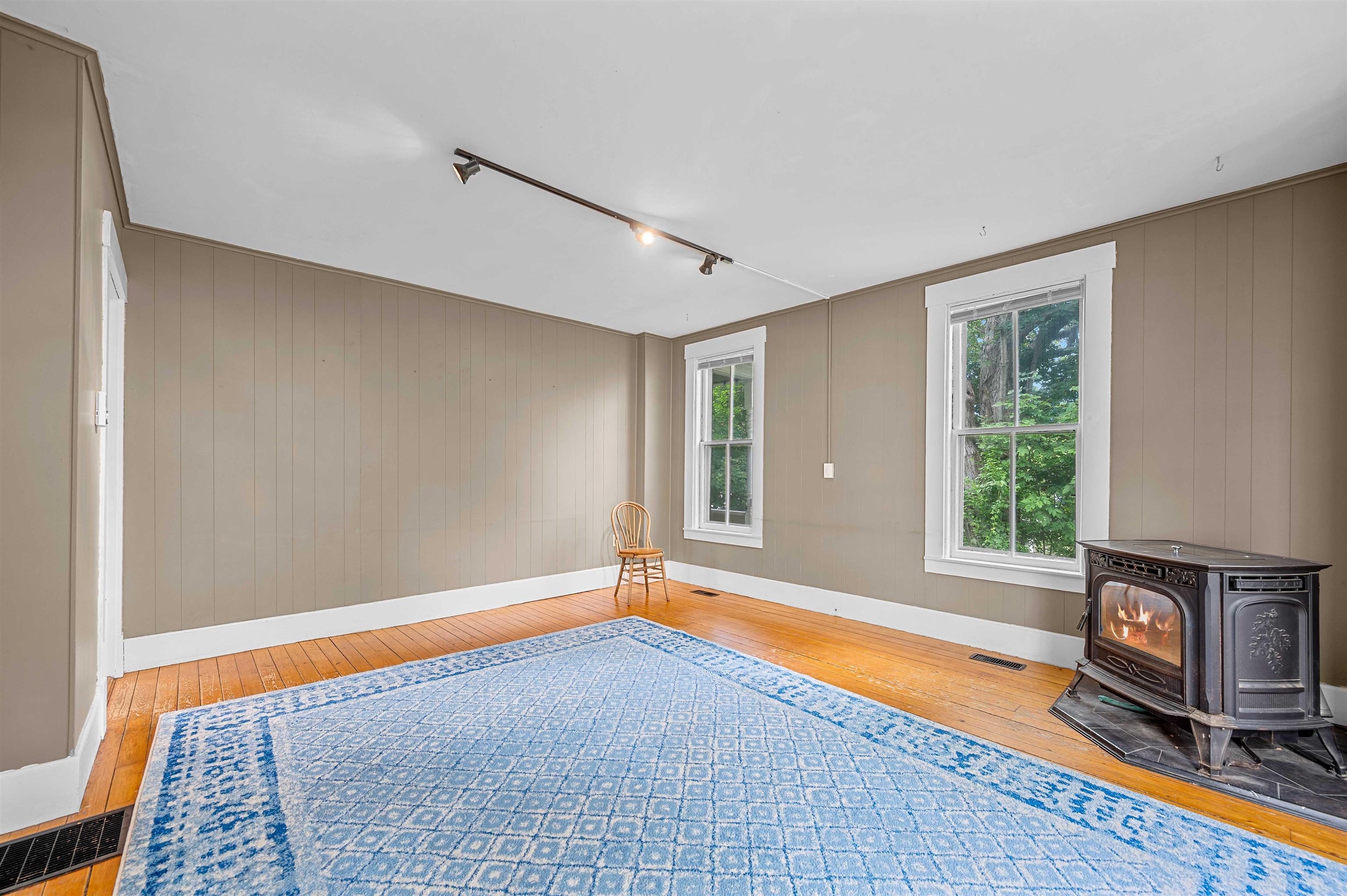 11 Foster Street Property Photo 21