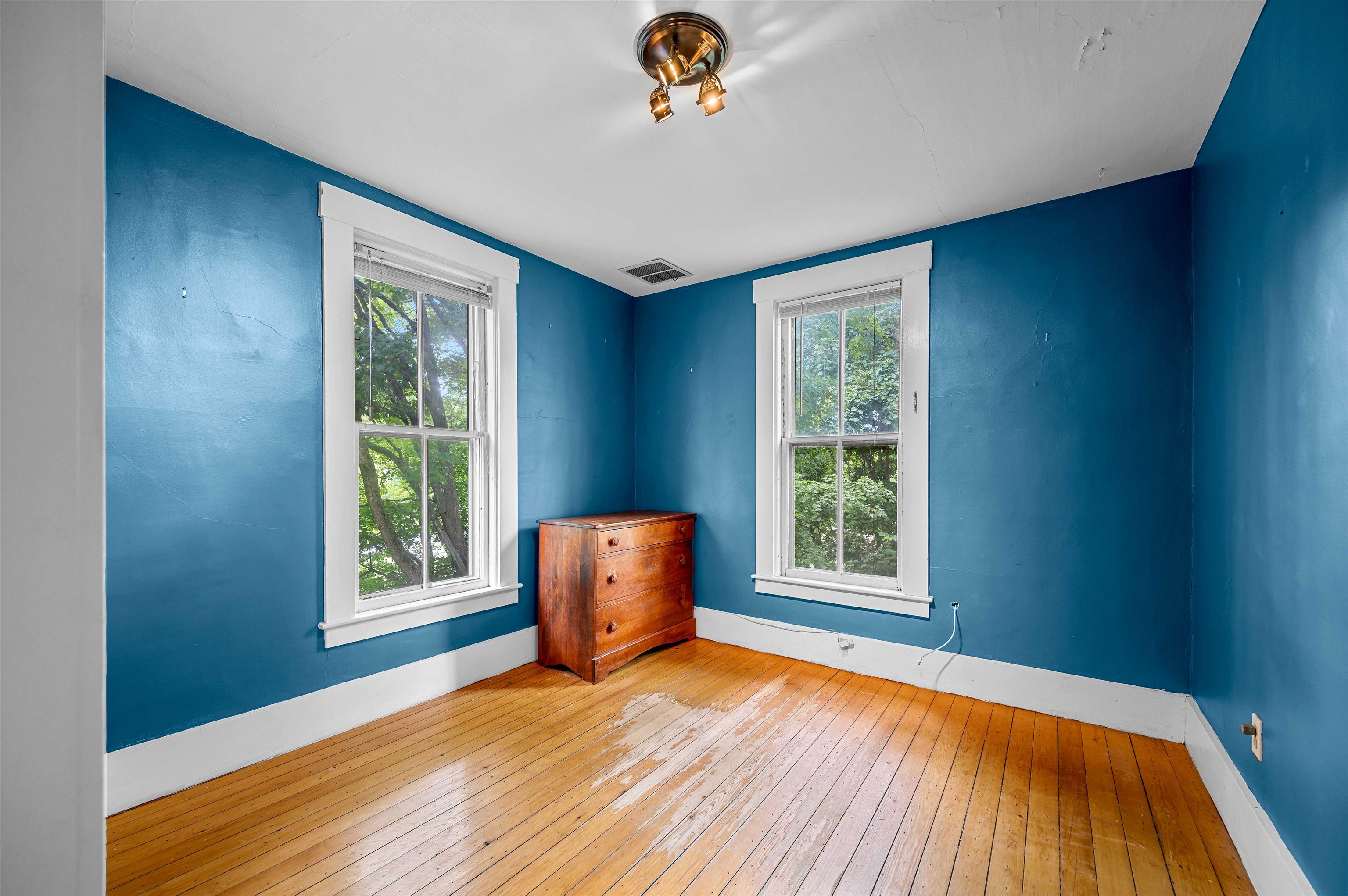 11 Foster Street Property Photo 32