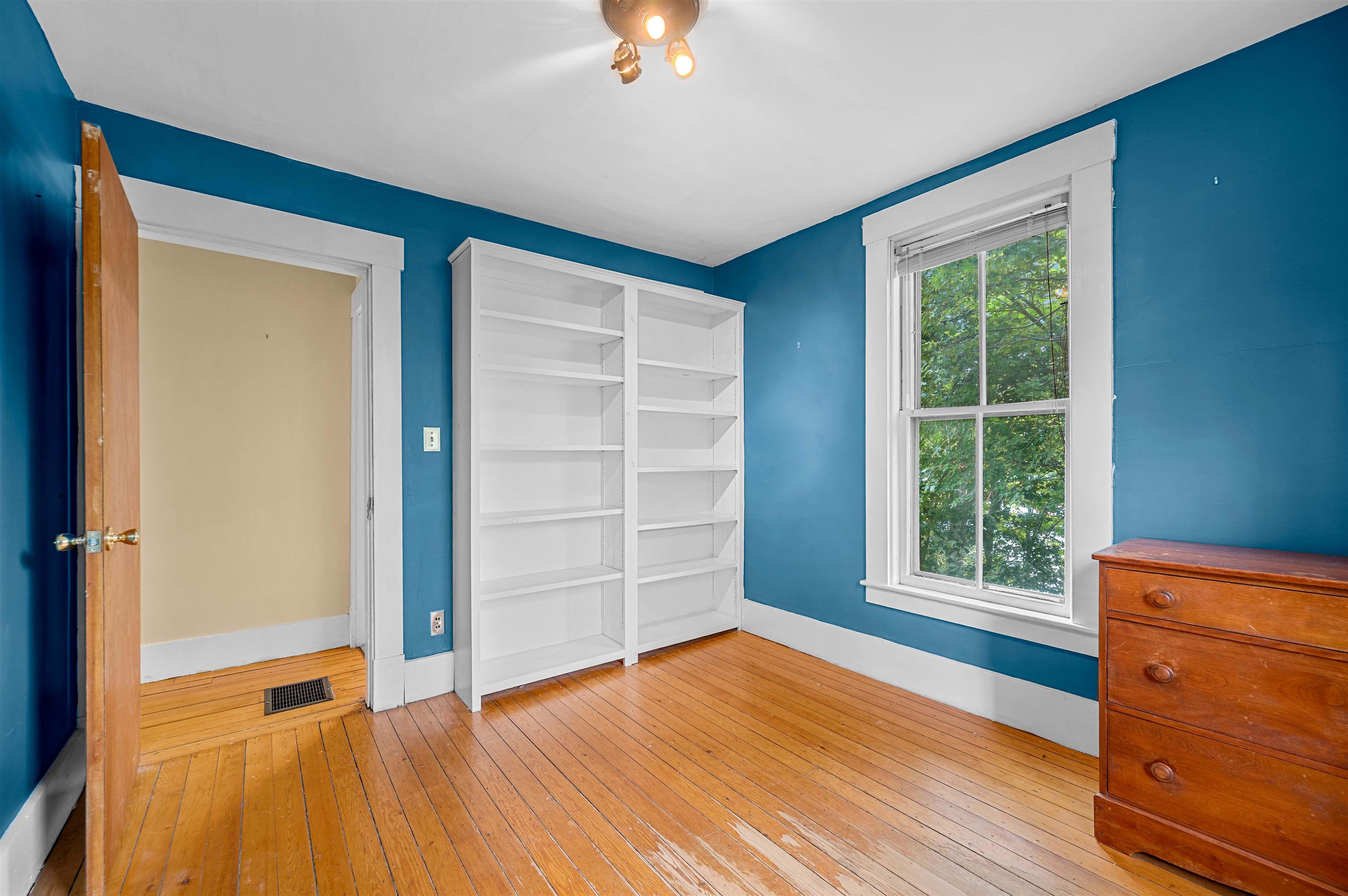 11 Foster Street Property Photo 33