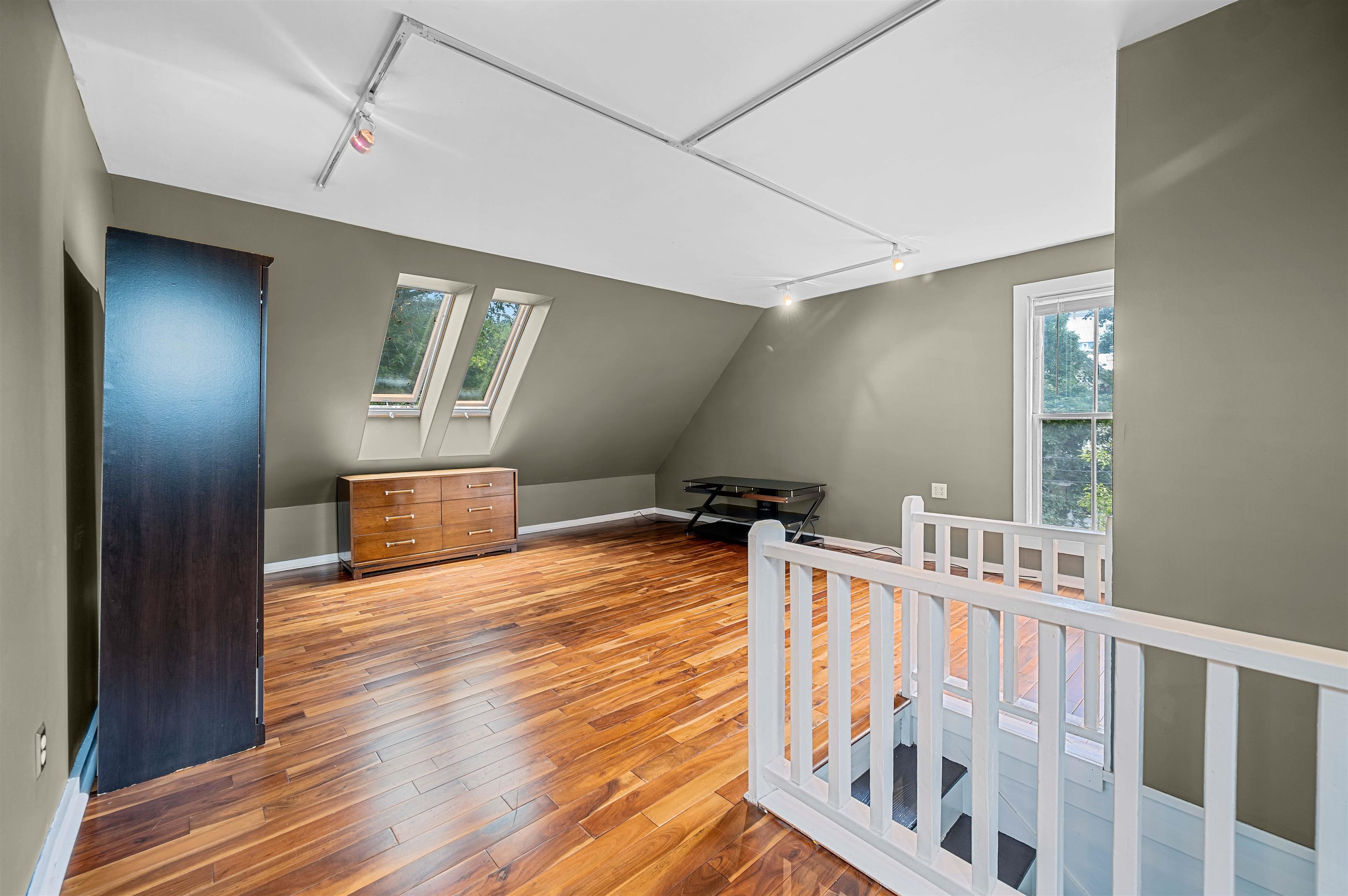 11 Foster Street Property Photo 37