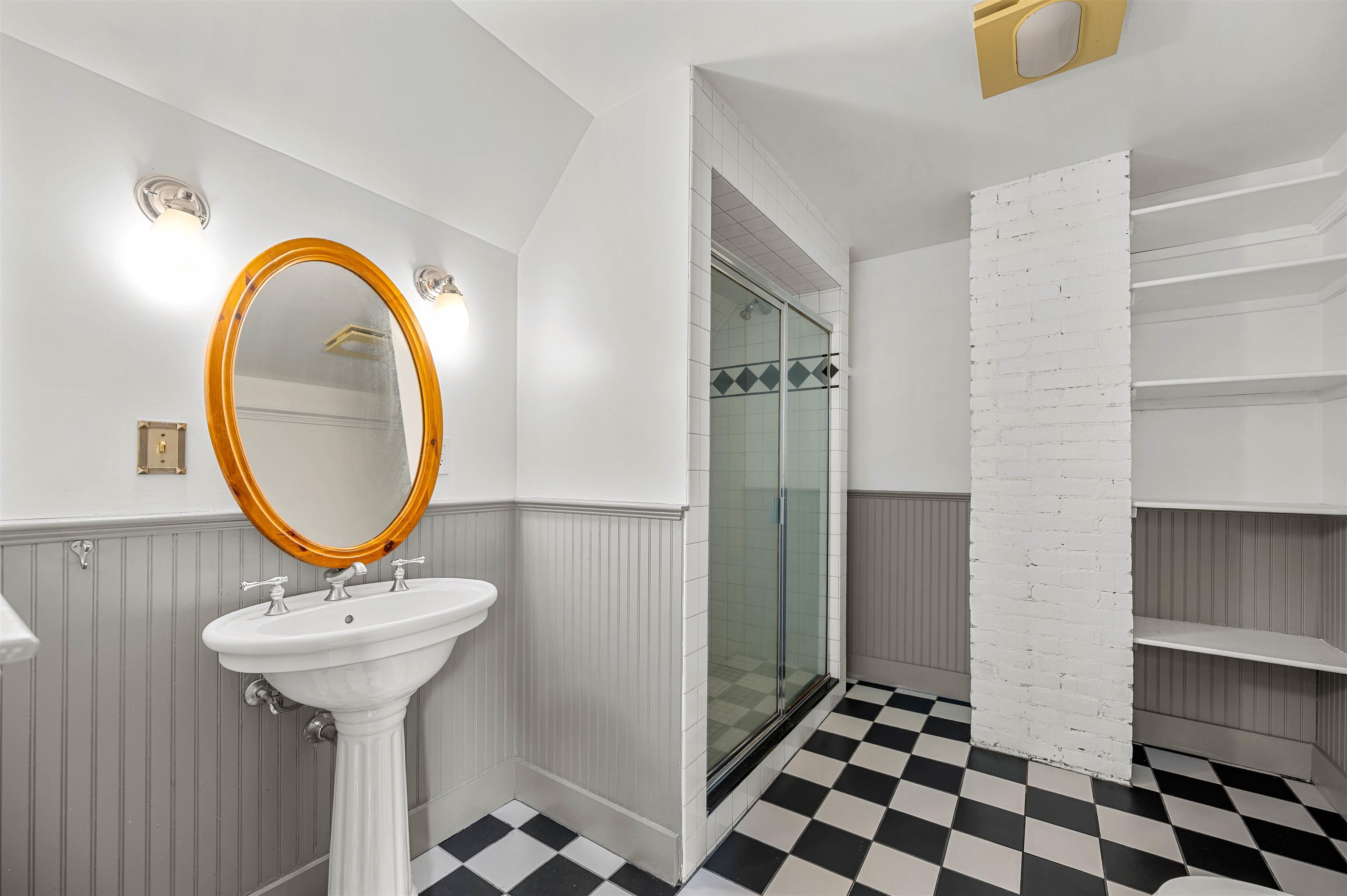 11 Foster Street Property Photo 40