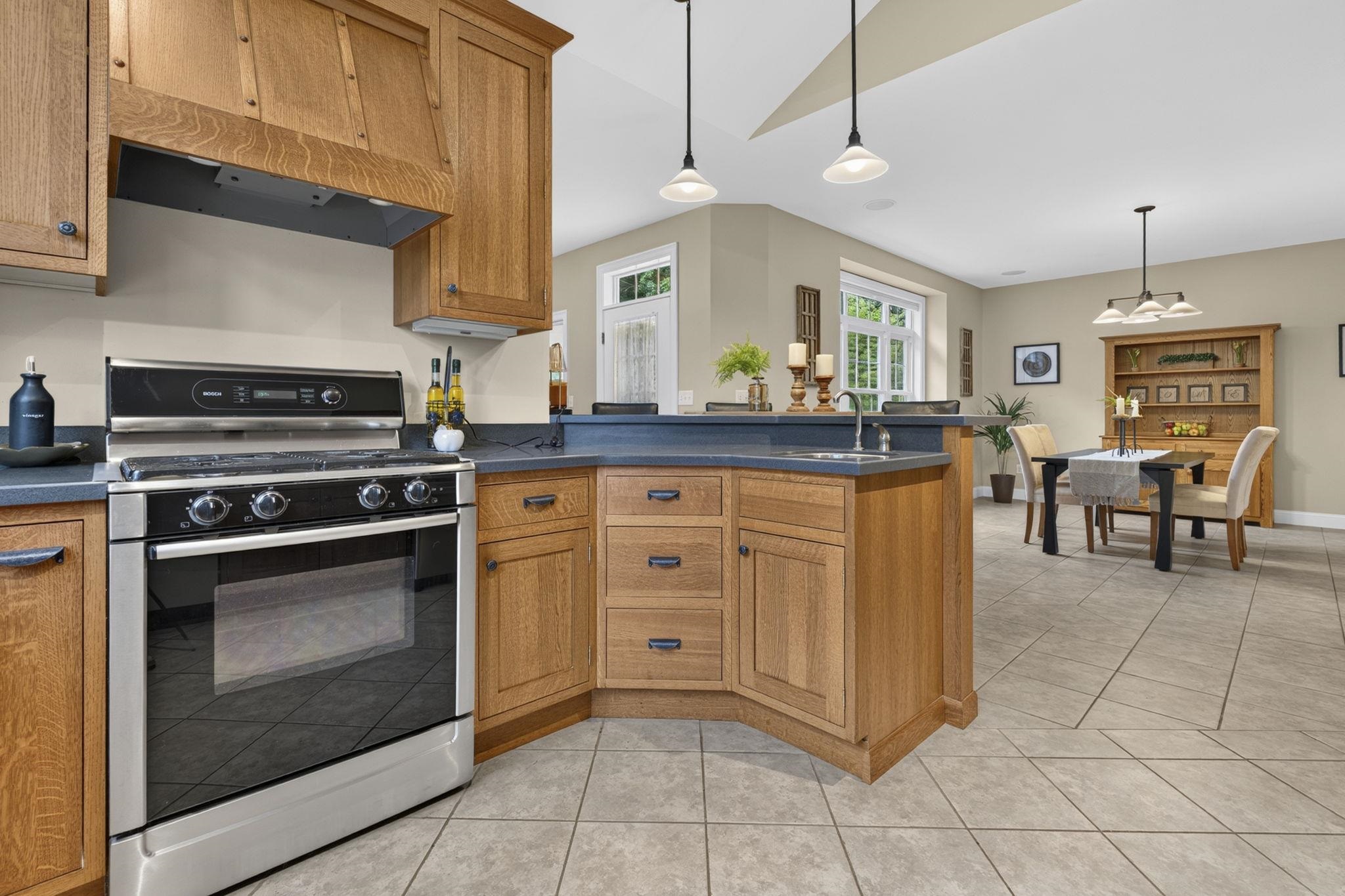 122 Island Pond Road Property Photo 10