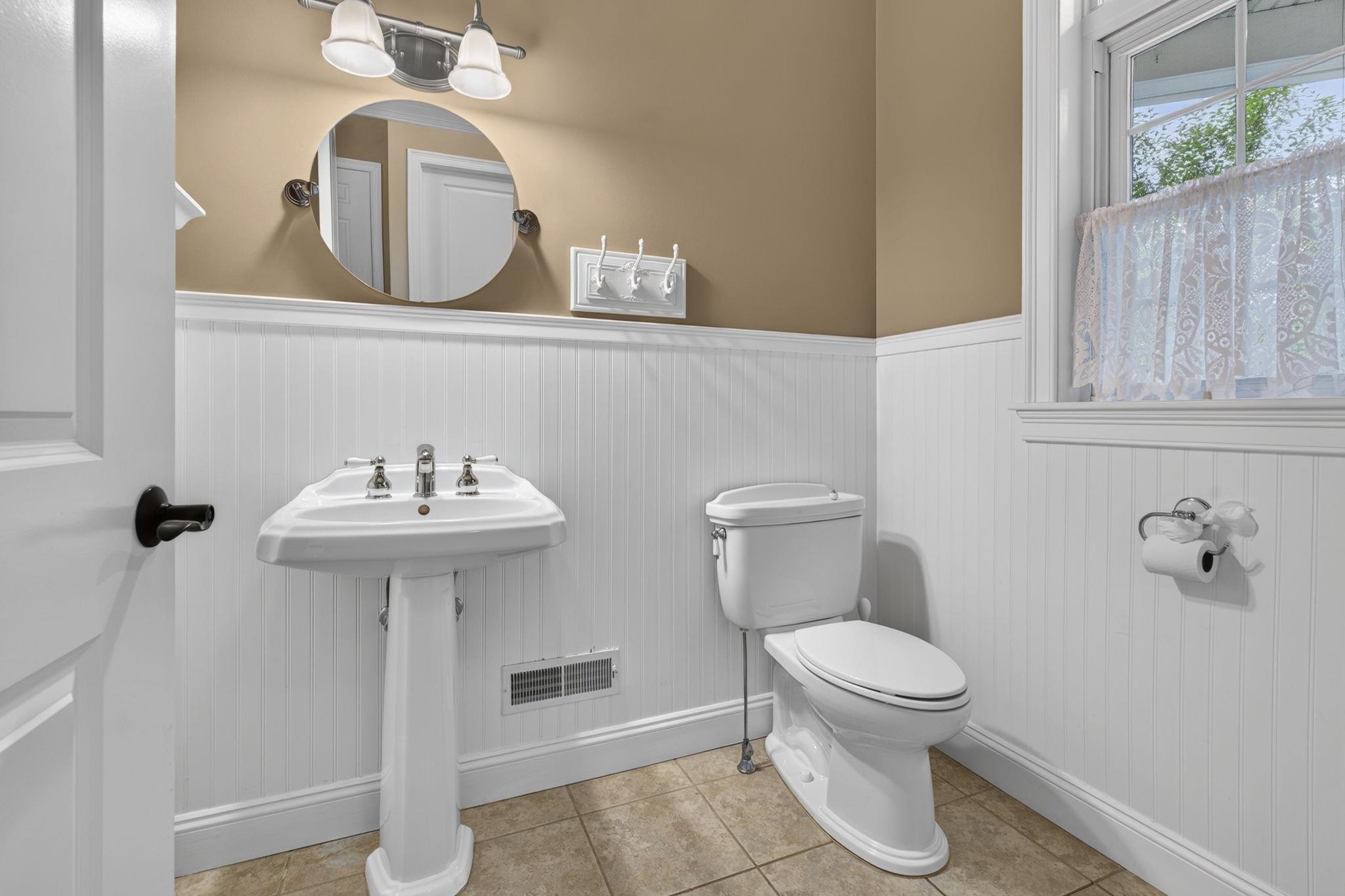 122 Island Pond Road Property Photo 30