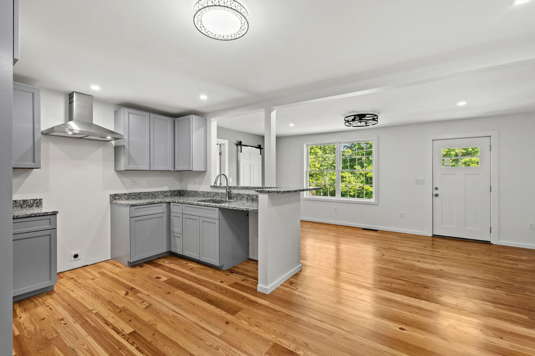 14 River Road Property Photo 8