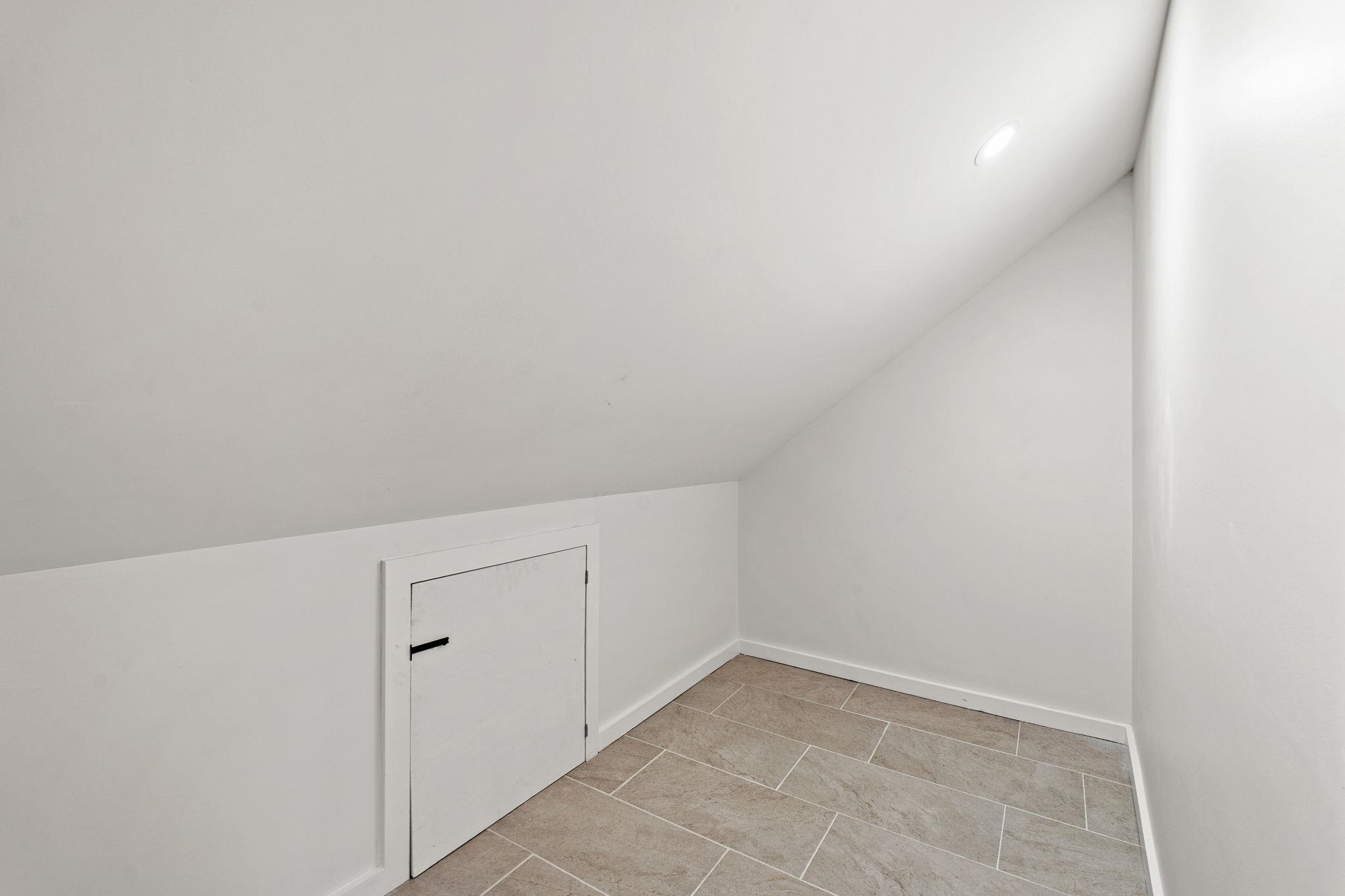 14 River Road Property Photo 19