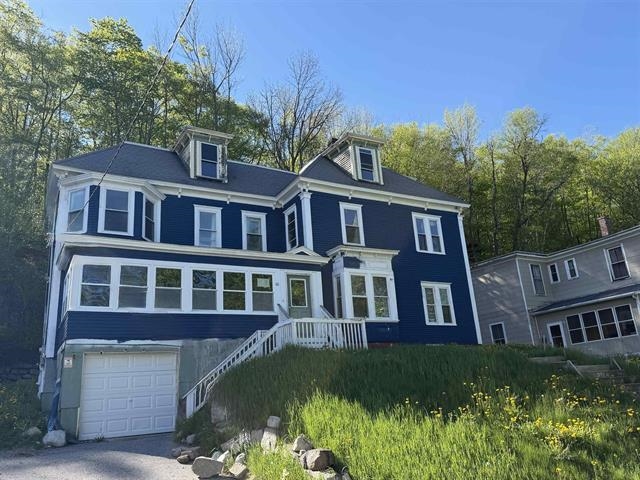 101 Maple Street Property Photo 4