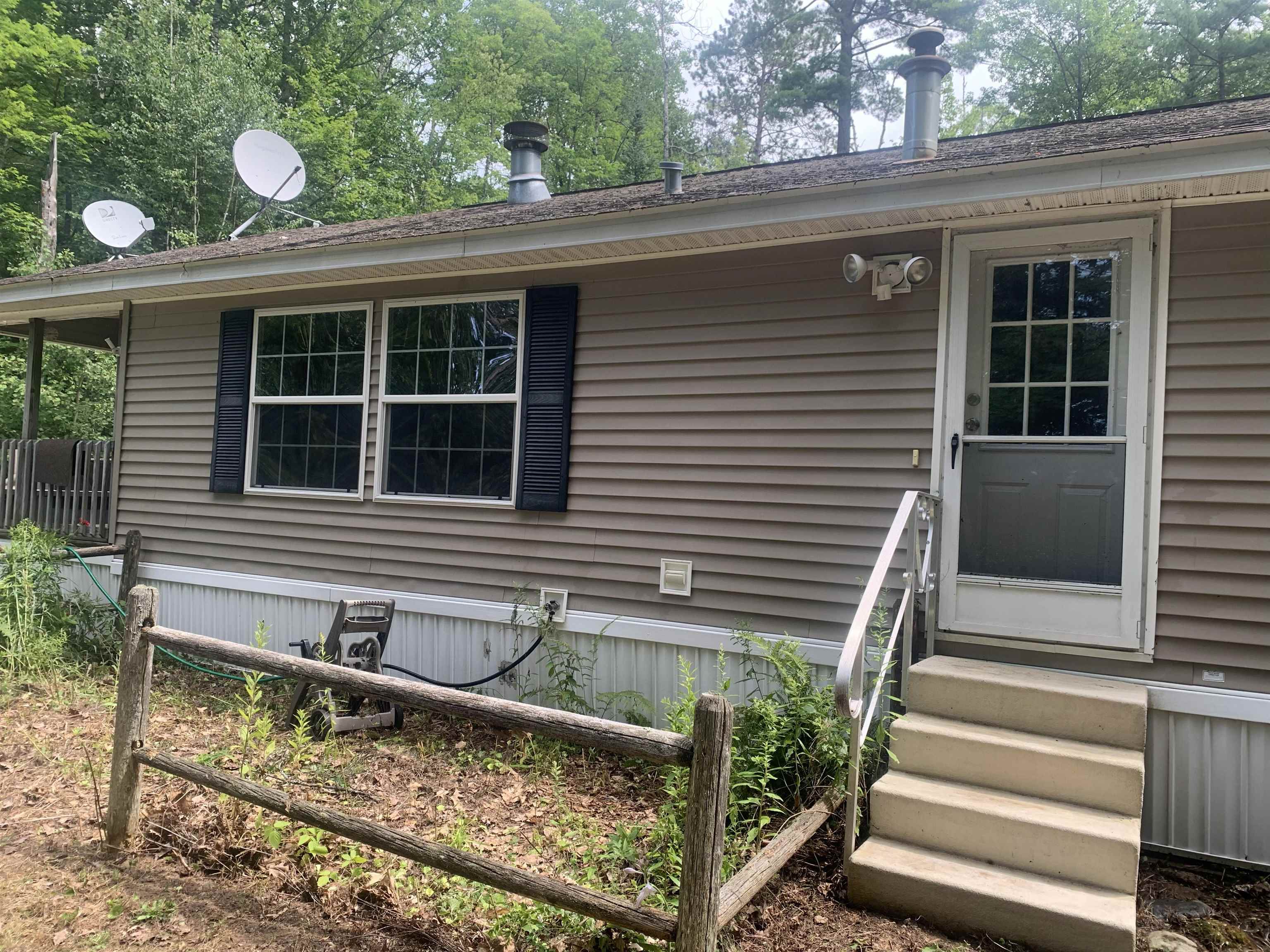 516 West Side Road Property Photo 2