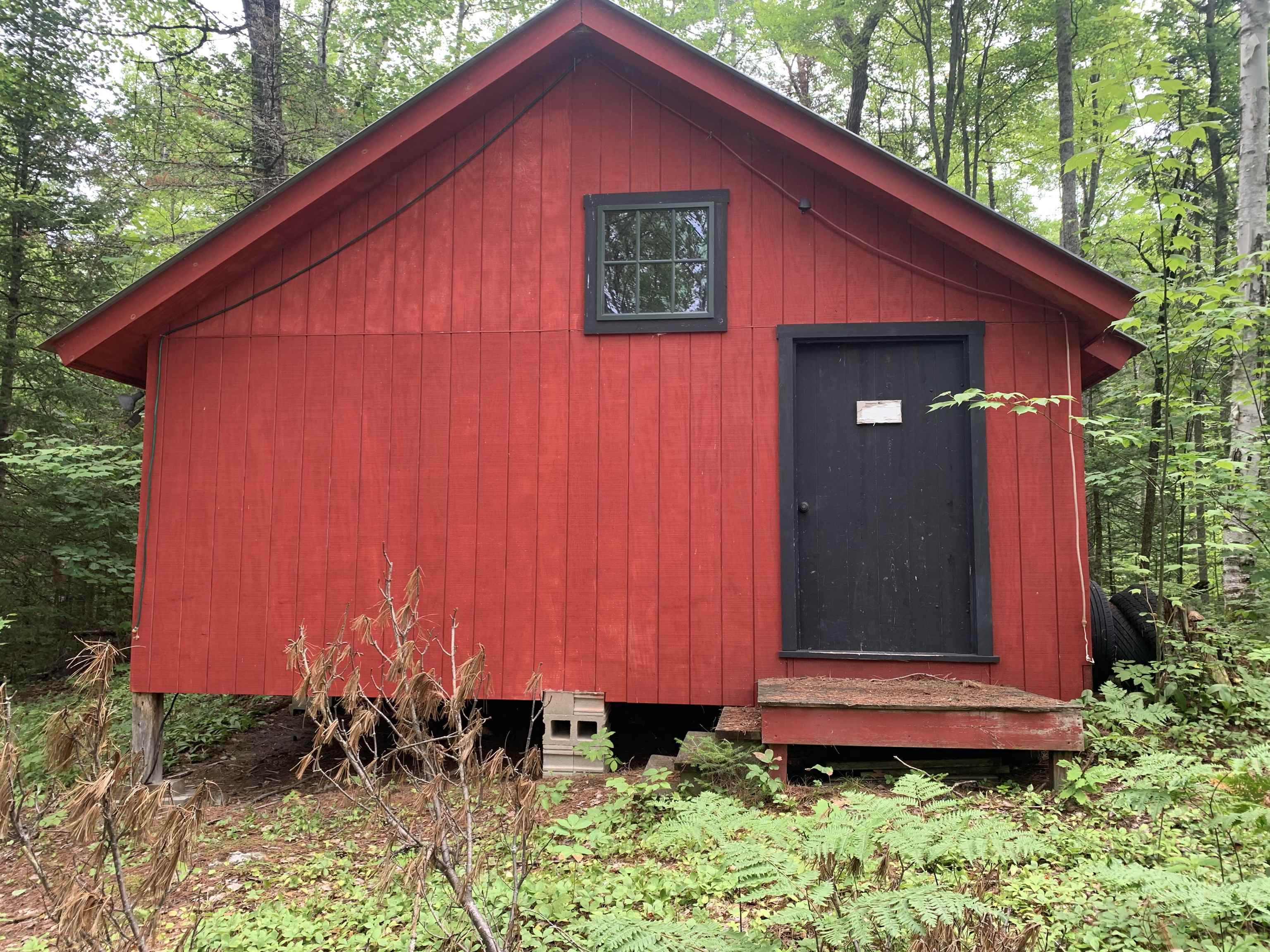 516 West Side Road Property Photo 11
