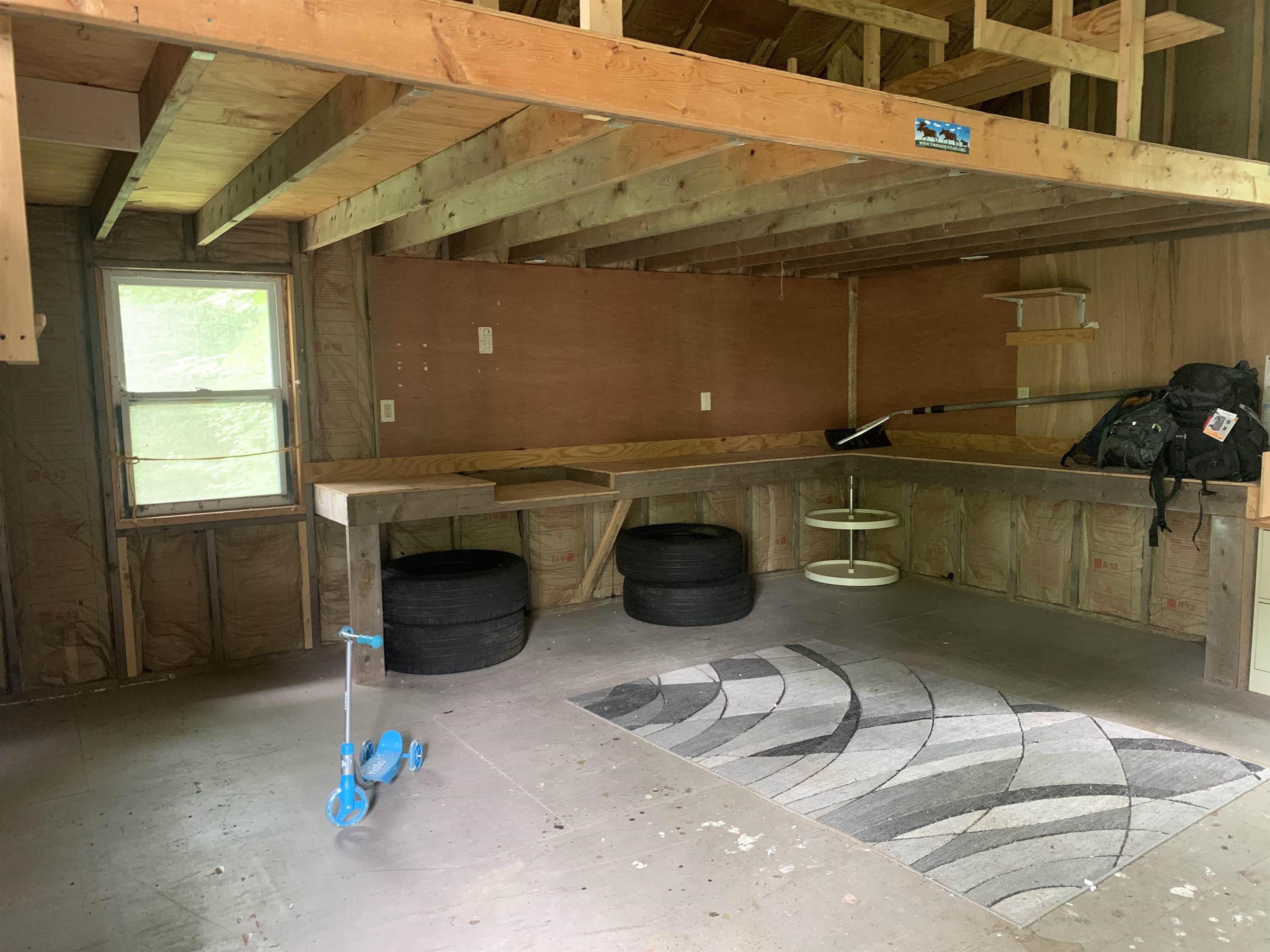 516 West Side Road Property Photo 13