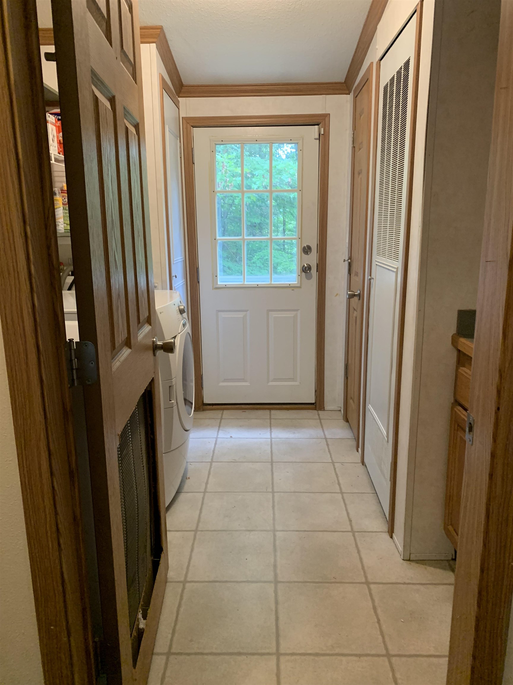 516 West Side Road Property Photo 16