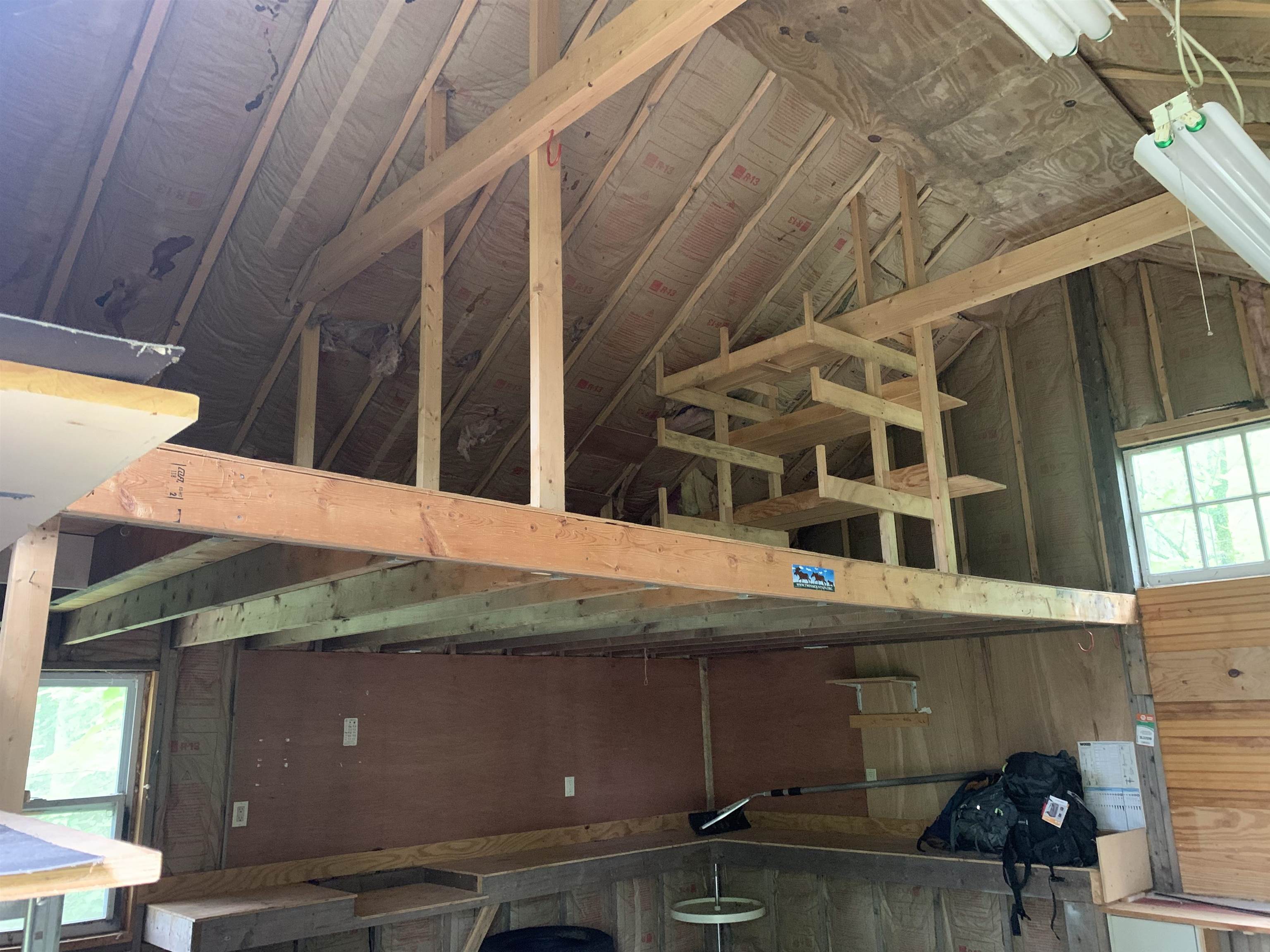 516 West Side Road Property Photo 17