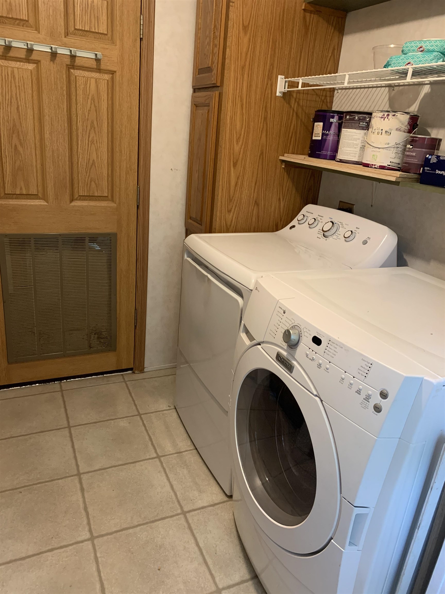 516 West Side Road Property Photo 18