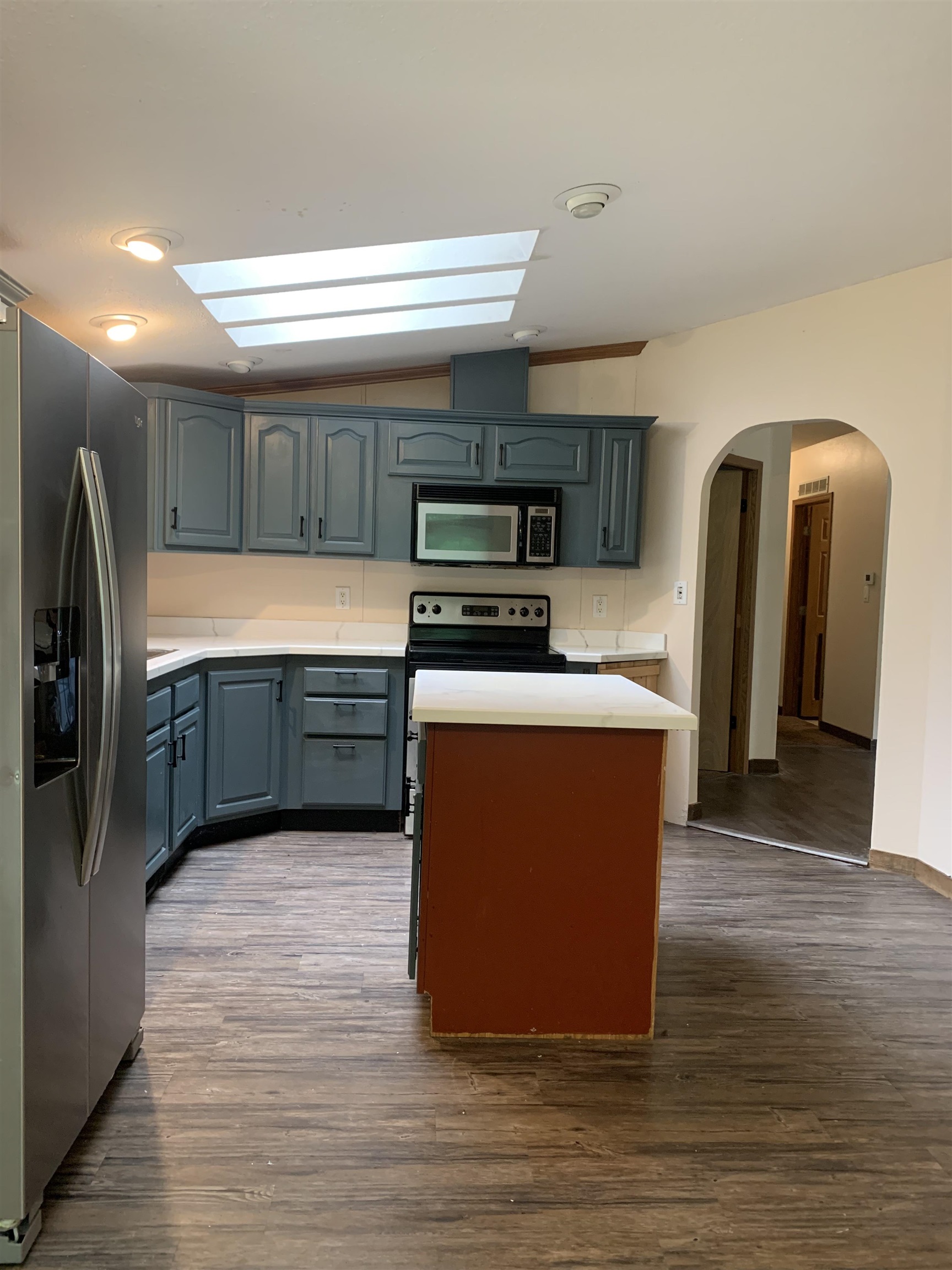 516 West Side Road Property Photo 19