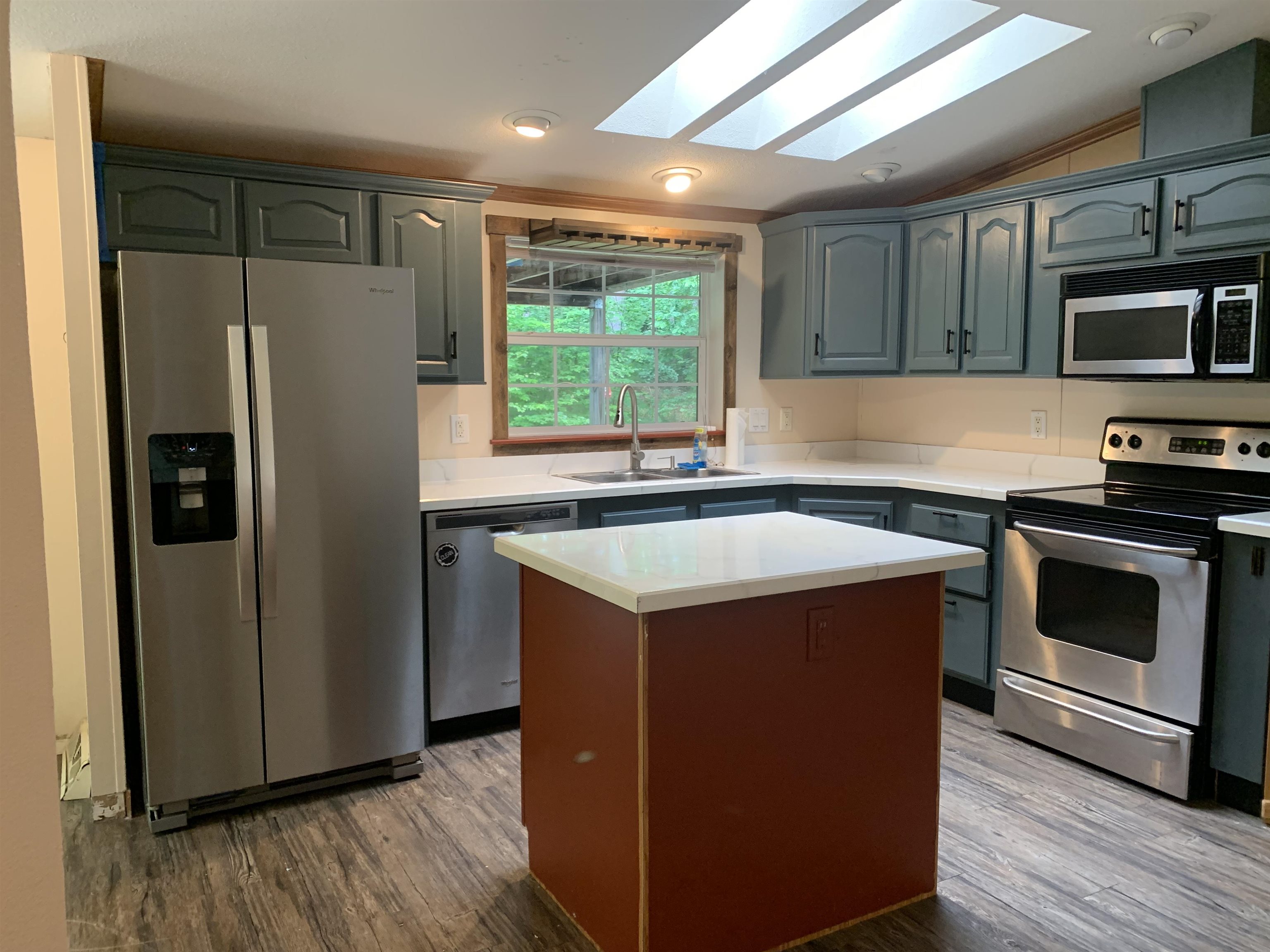 516 West Side Road Property Photo 21