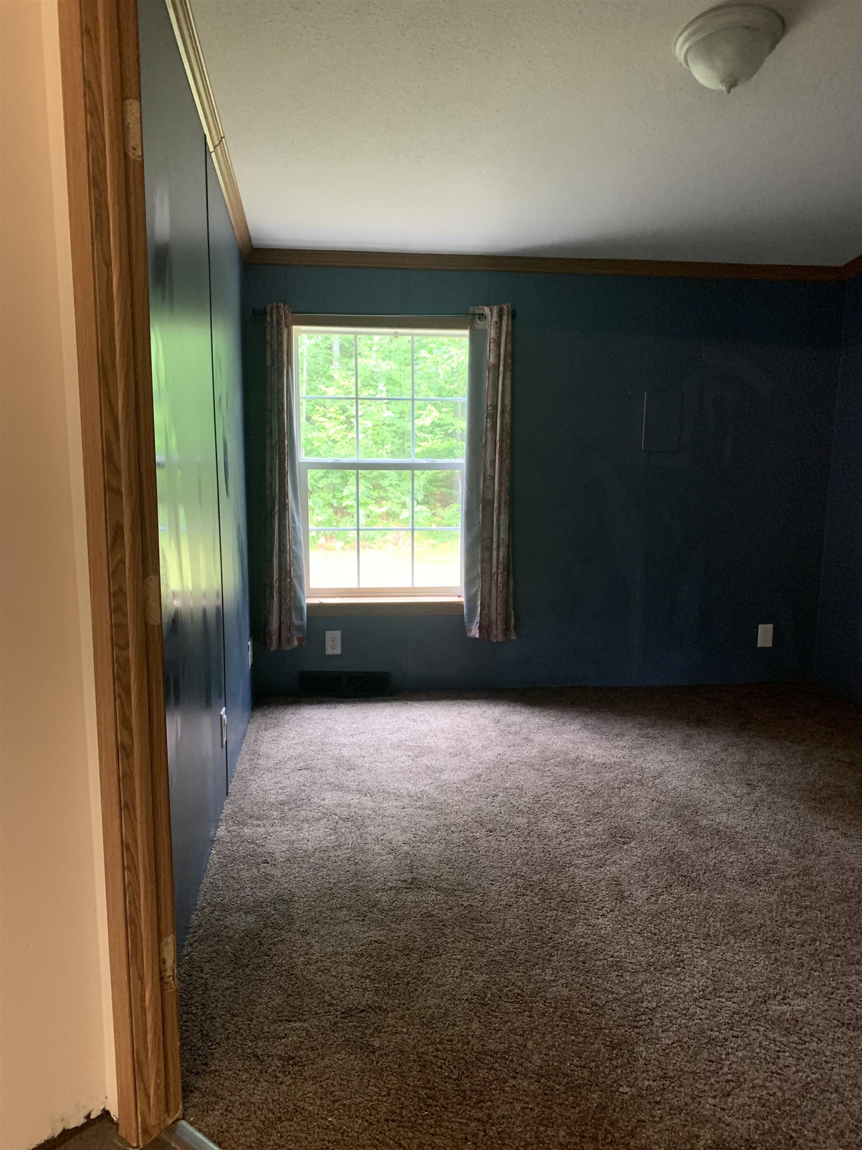 516 West Side Road Property Photo 23