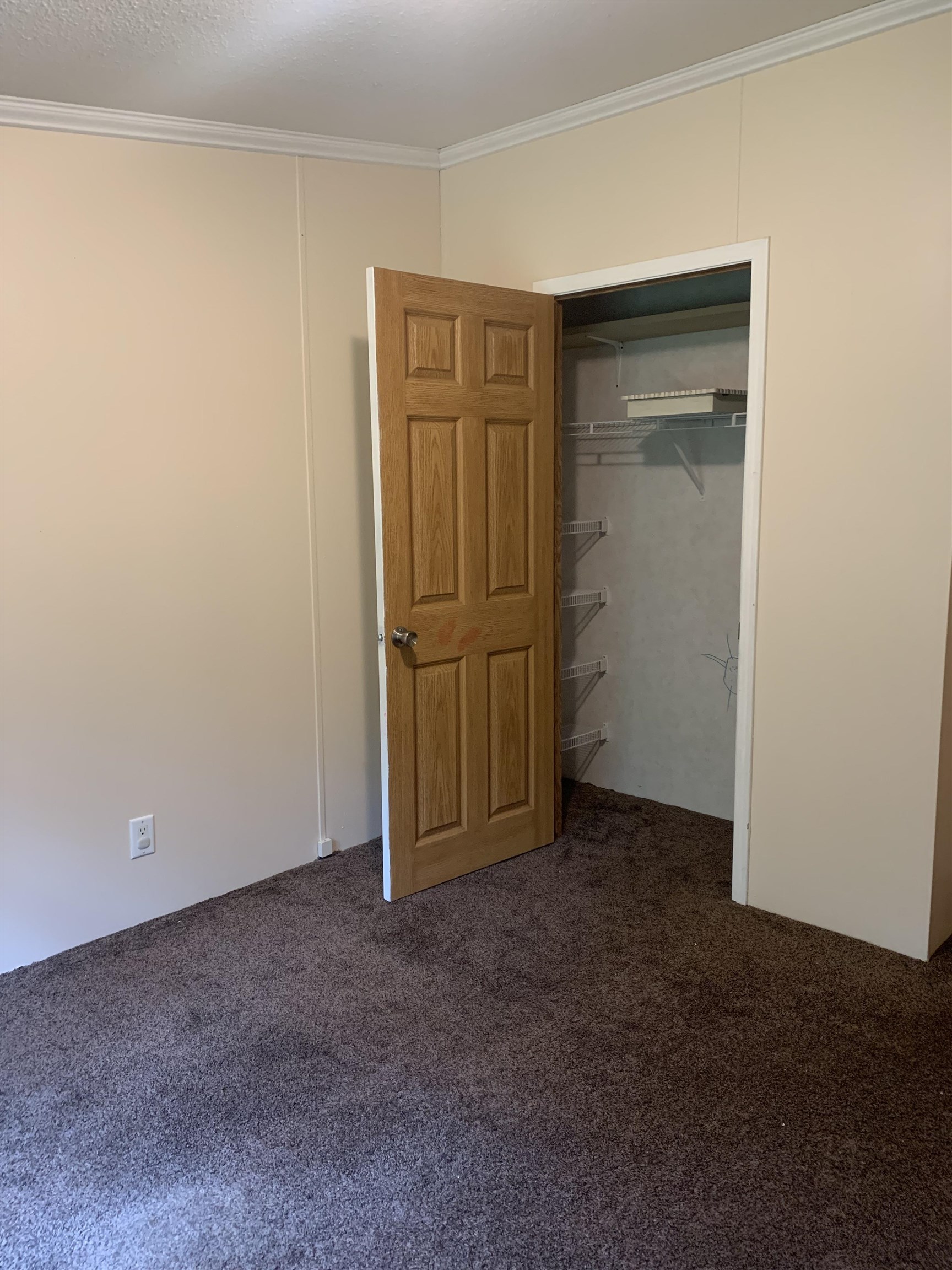 516 West Side Road Property Photo 24