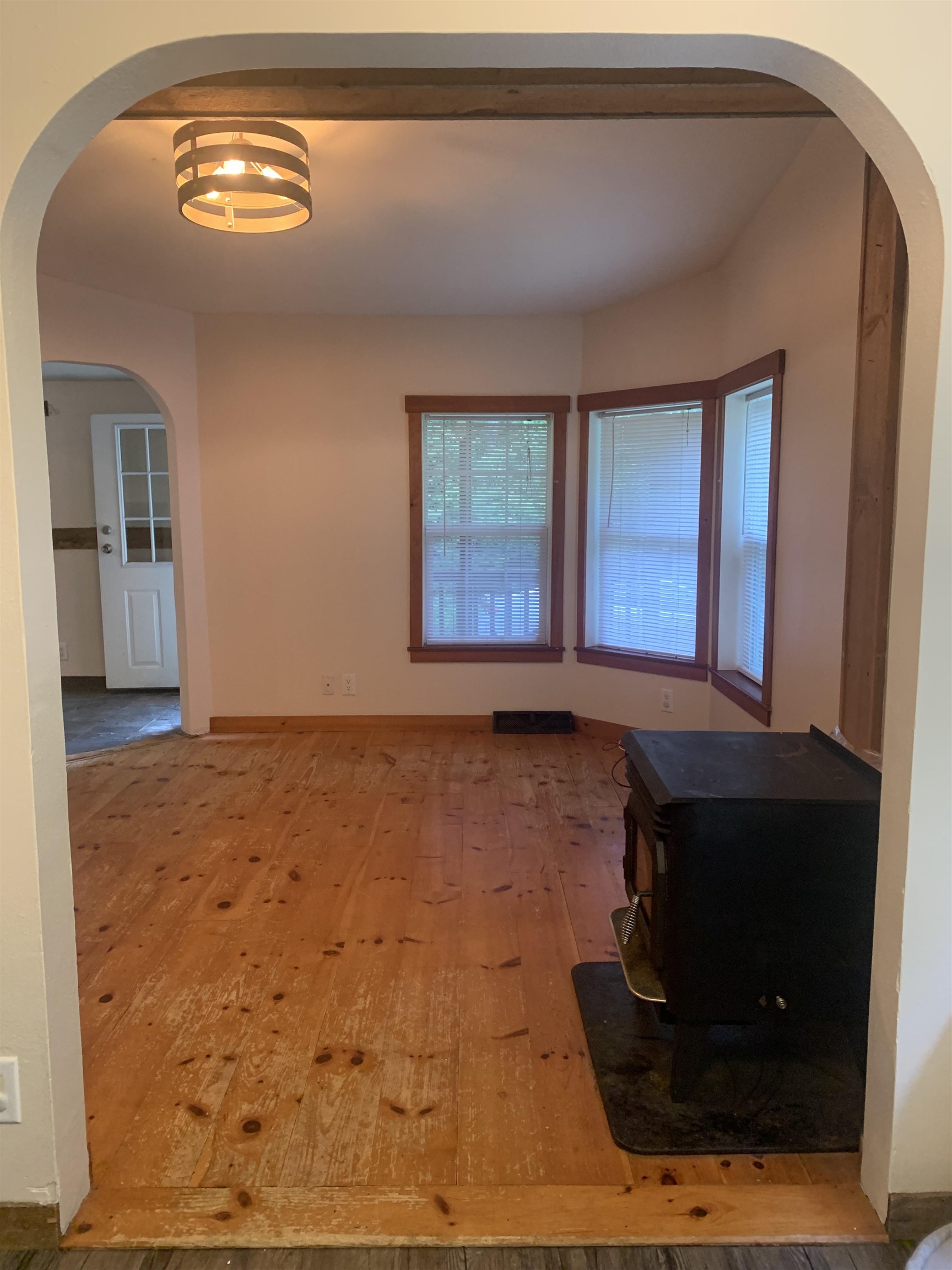 516 West Side Road Property Photo 31