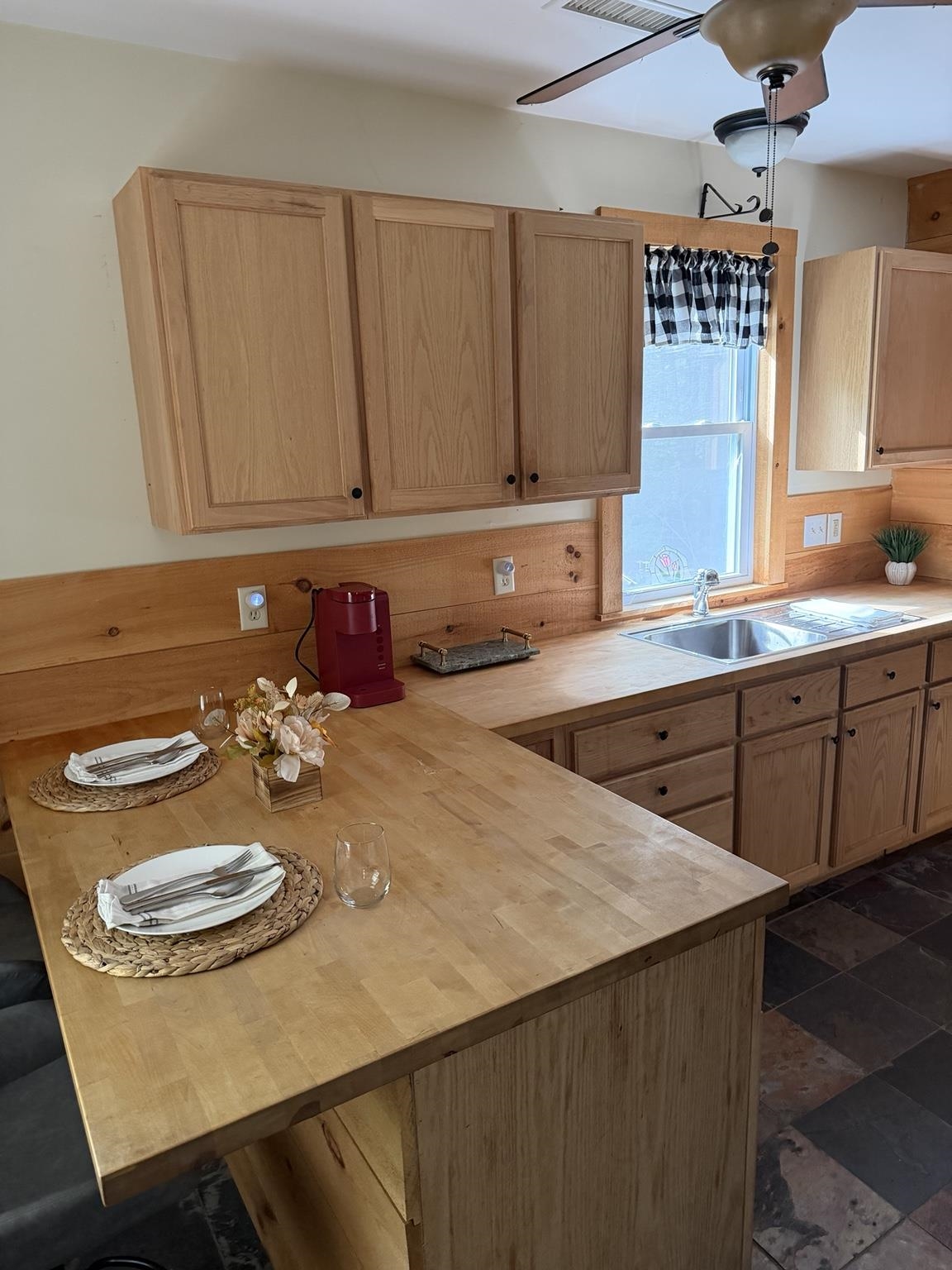 149 Grout Hill Road Property Photo 3