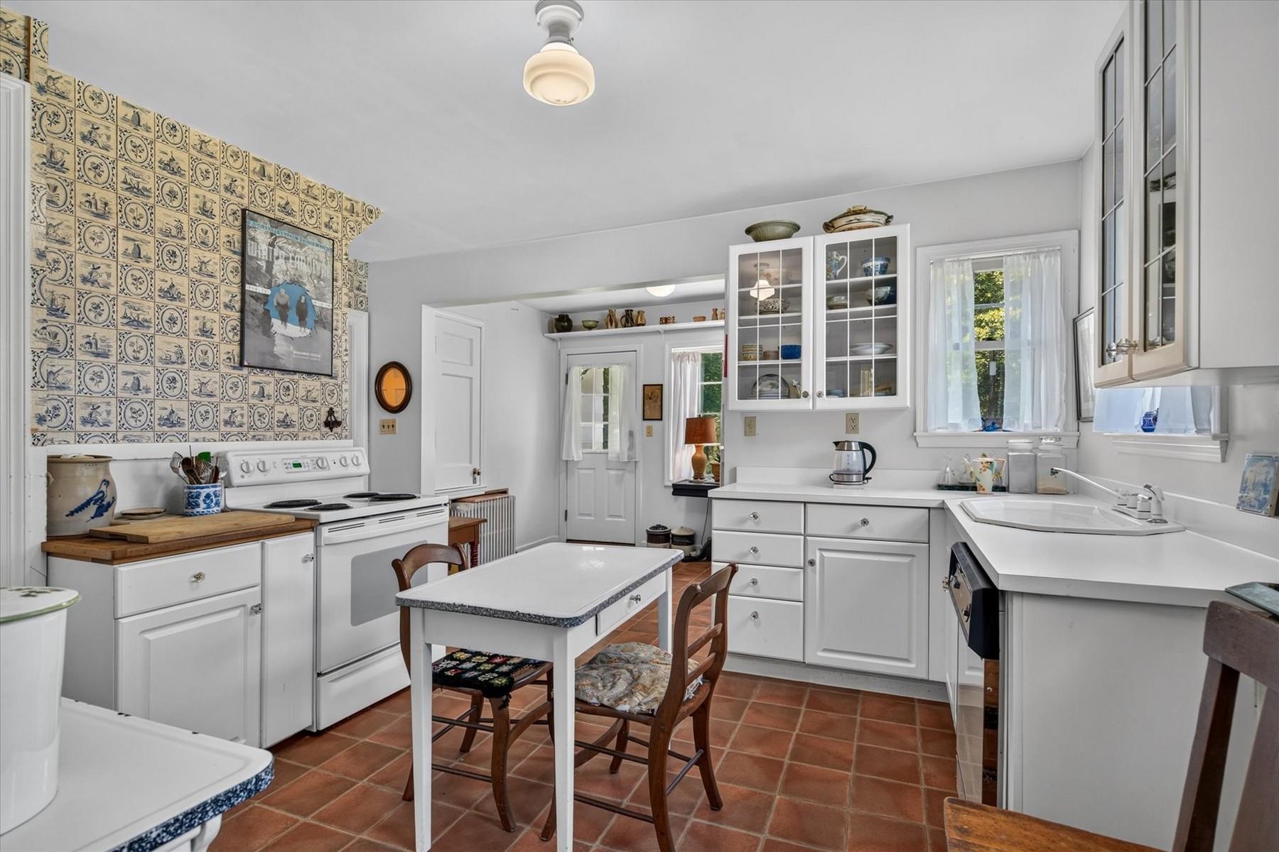 61 Ormsbee Avenue Property Photo 18
