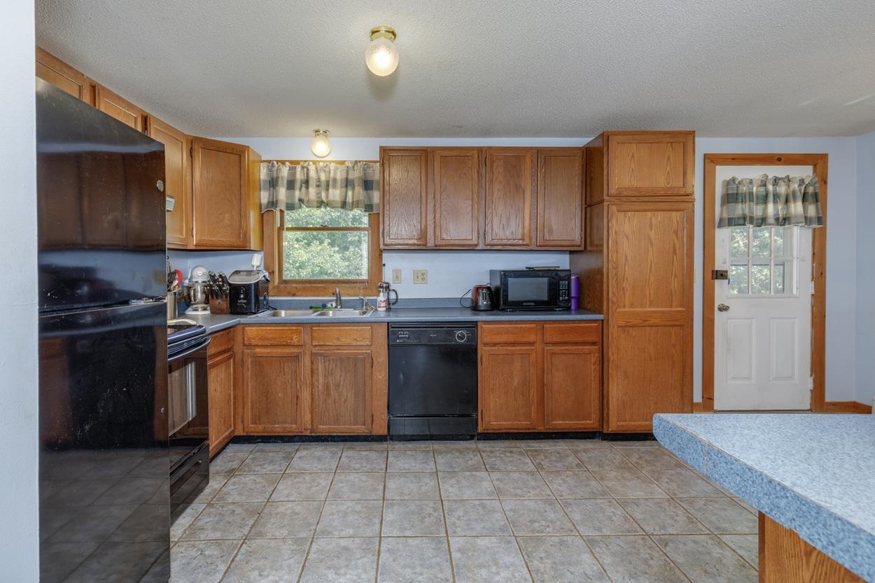166 Brent Street Property Photo 8
