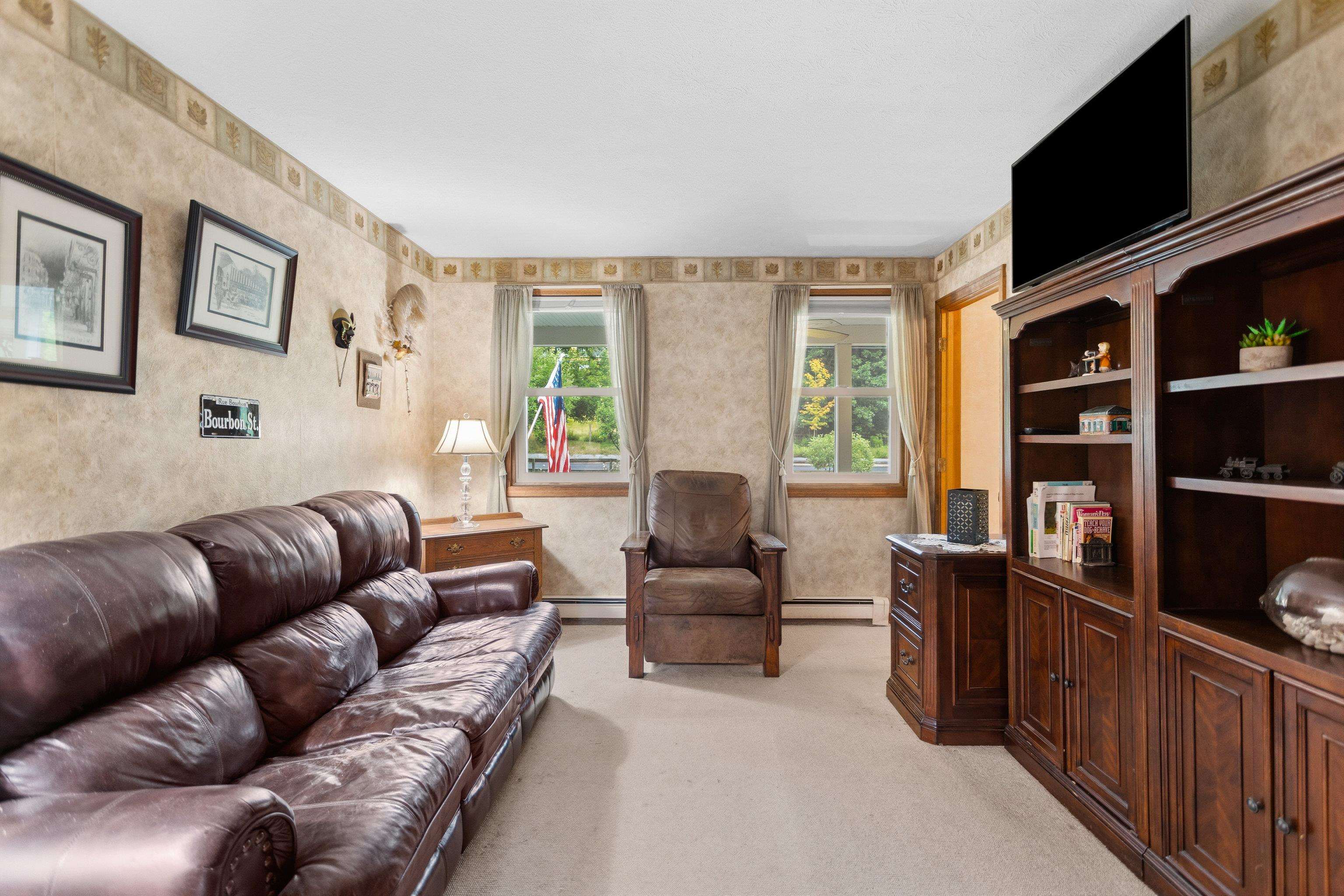 438 Pembroke Street Property Photo 11