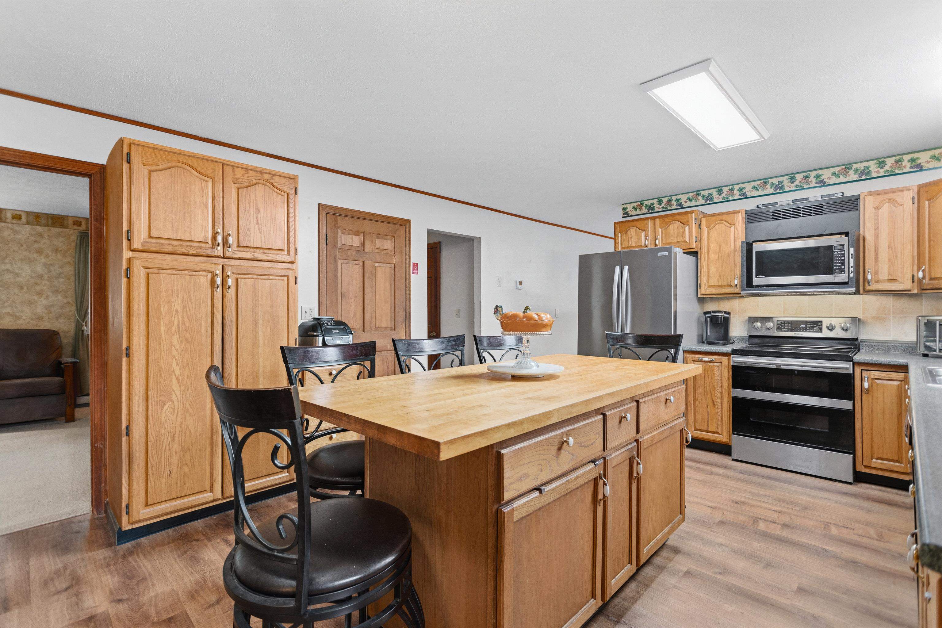 438 Pembroke Street Property Photo 14