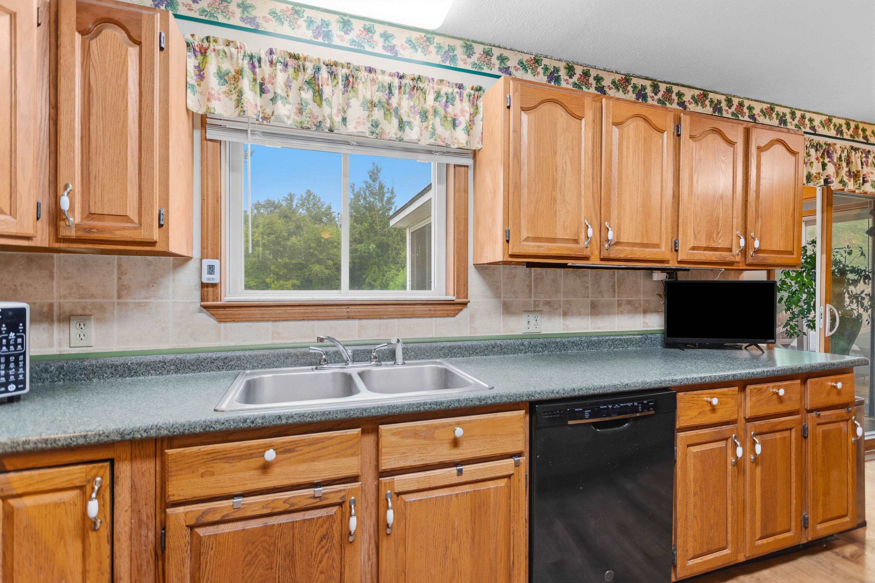 438 Pembroke Street Property Photo 20