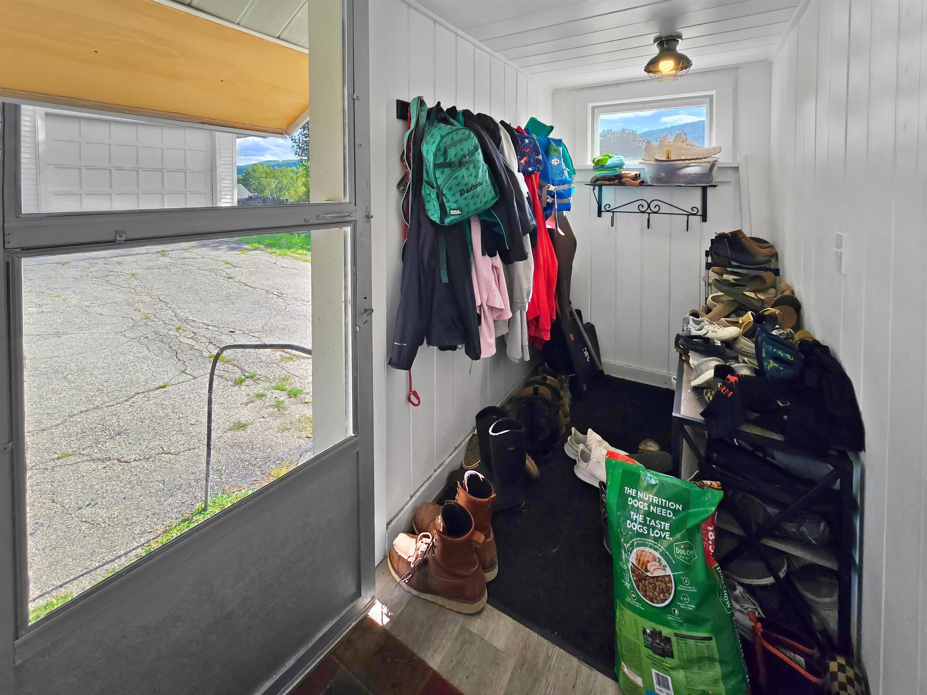 286 Thrall Avenue Property Photo 36