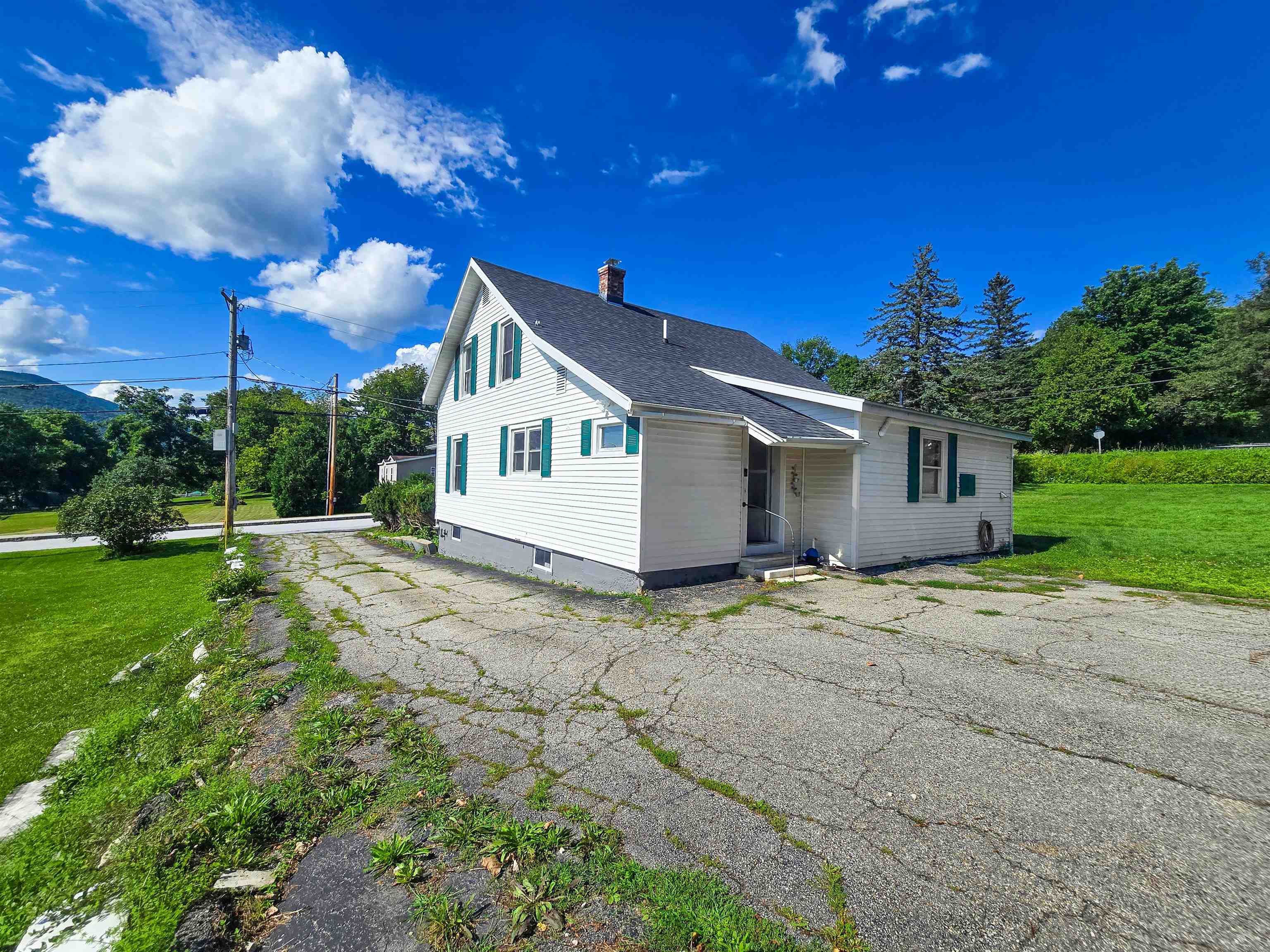 286 Thrall Avenue Property Photo 37