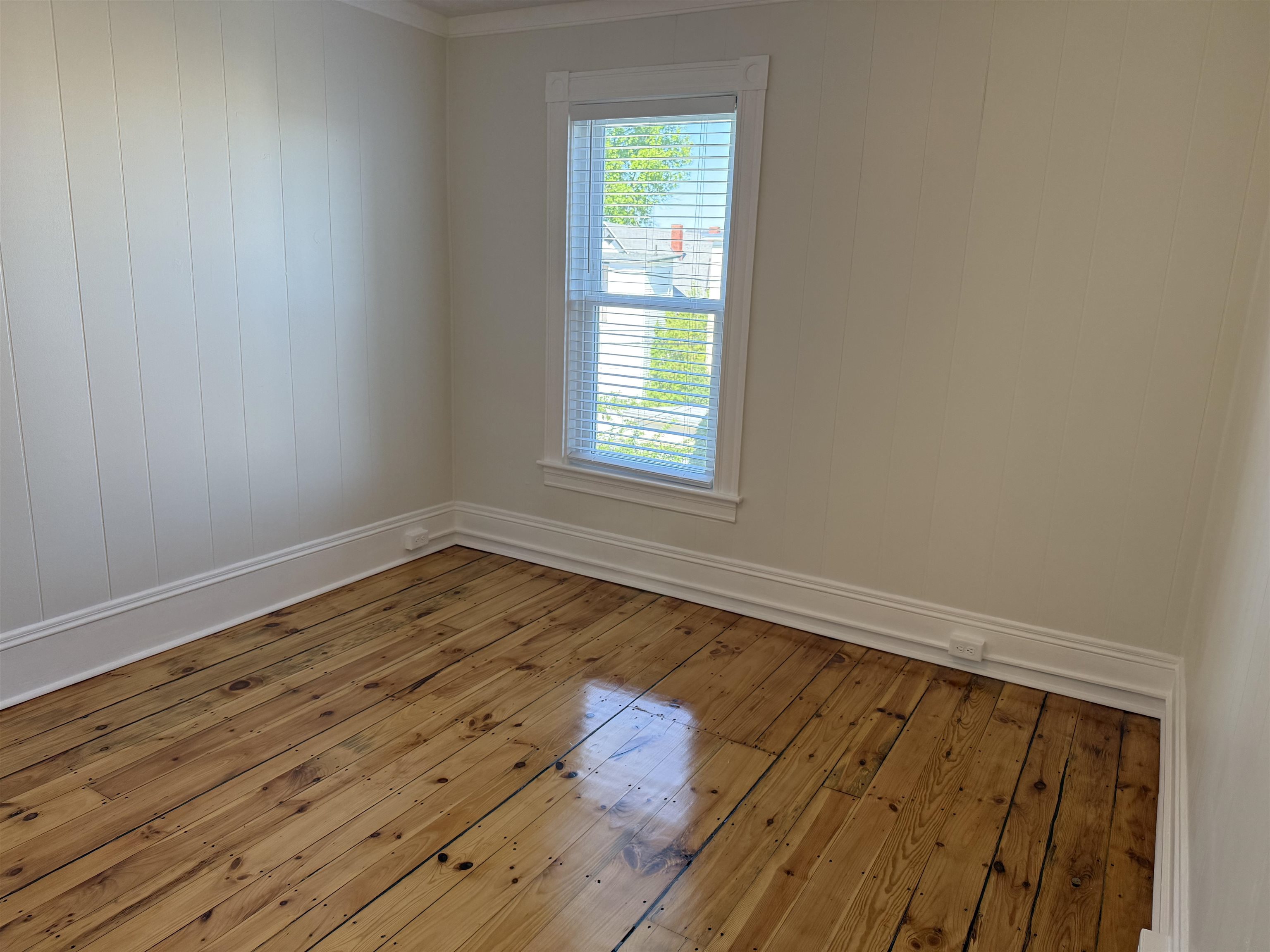 201 Cartier Street Property Photo 7