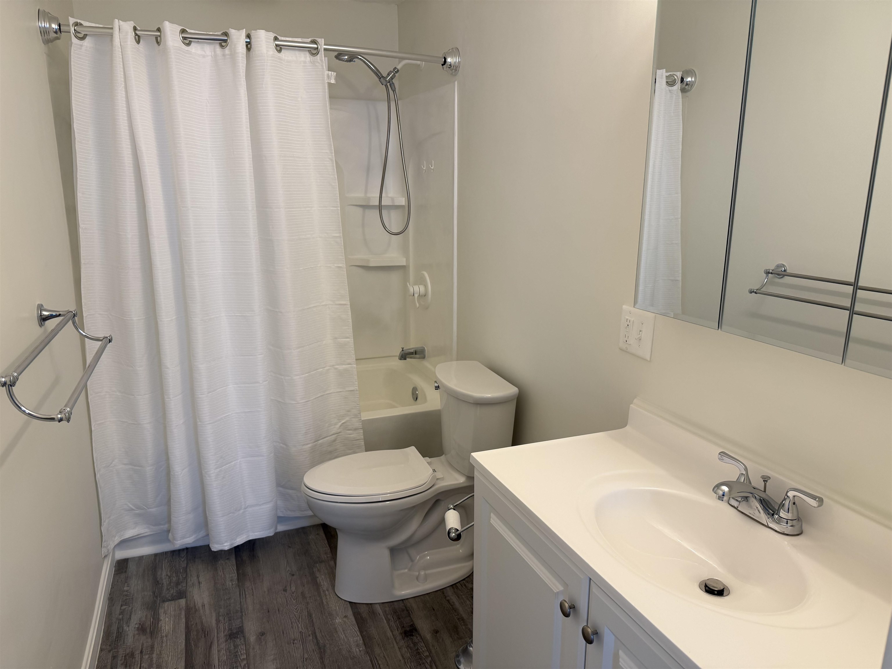 201 Cartier Street Property Photo 12