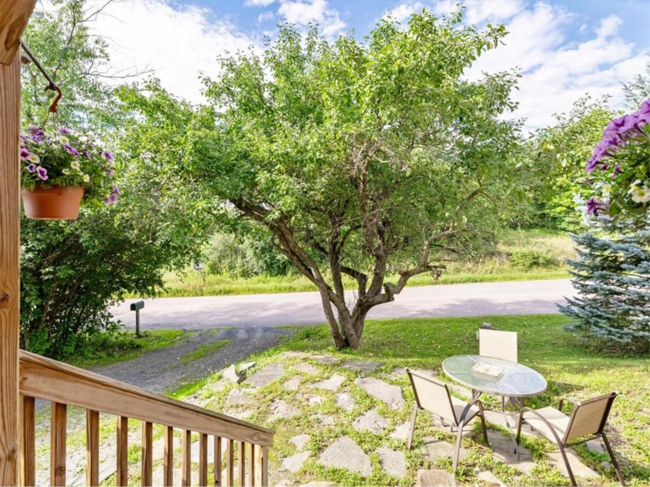 2678 South Road Property Photo 7