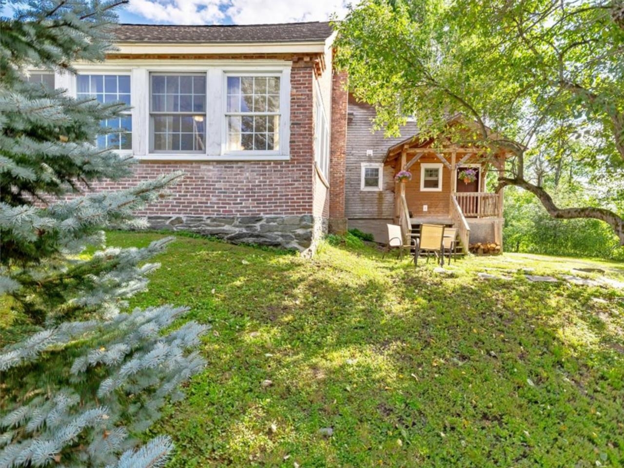 2678 South Road Property Photo 8