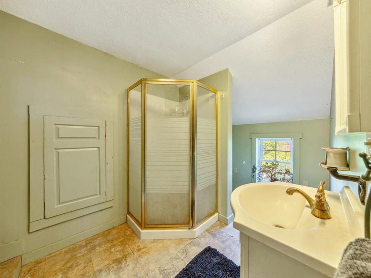 2678 South Road Property Photo 46