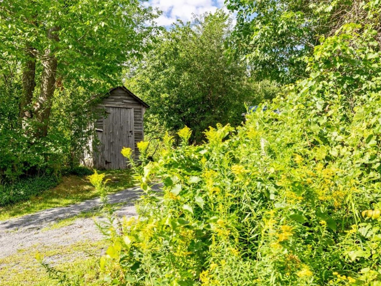 2678 South Road Property Photo 52