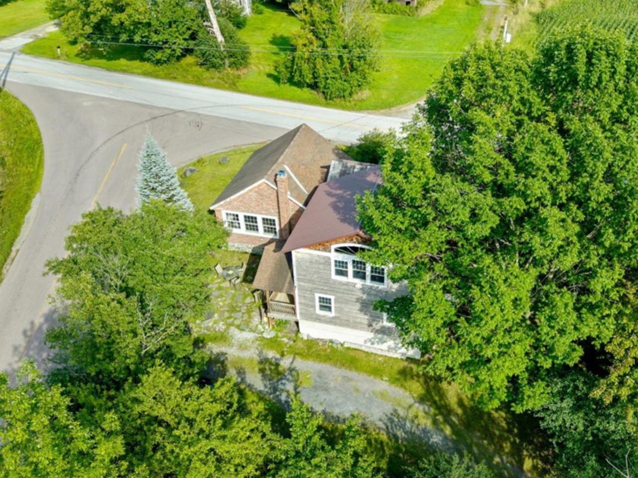 2678 South Road Property Photo 57