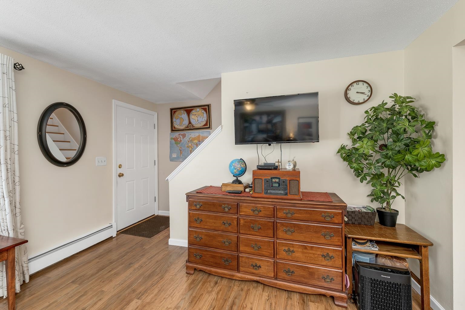 330 Academy Road Property Photo 6