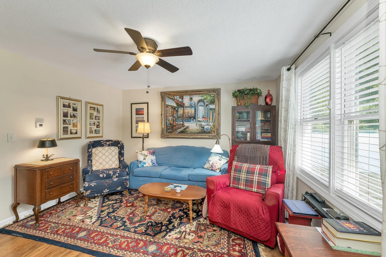 330 Academy Road Property Photo 7