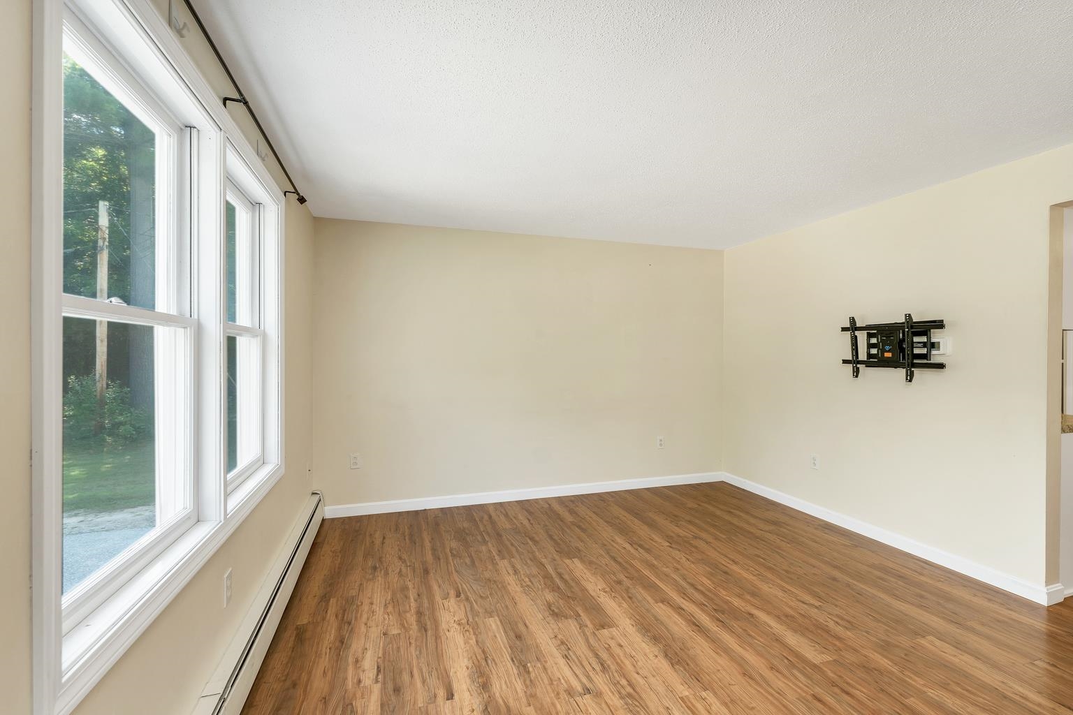 330 Academy Road Property Photo 13