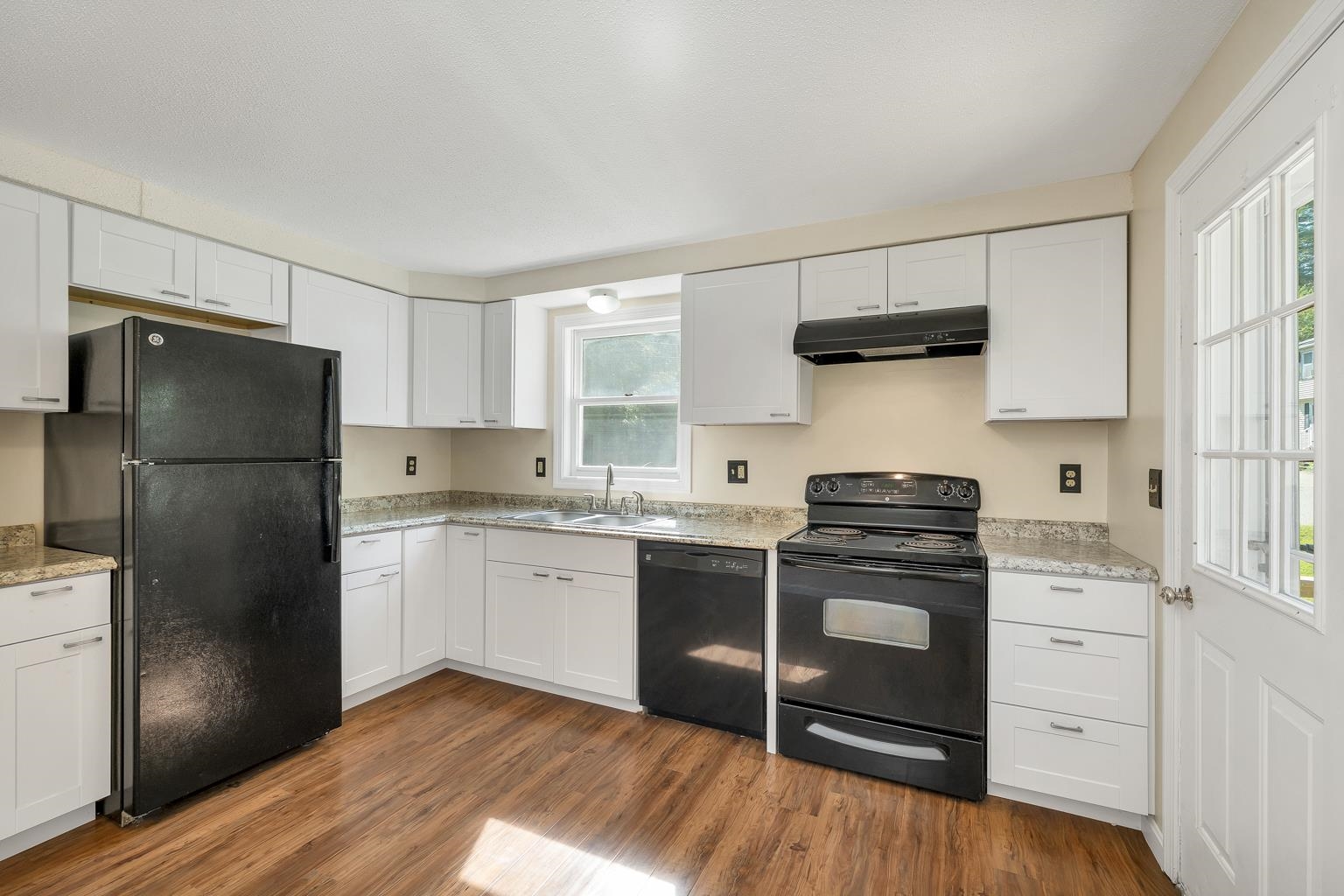 330 Academy Road Property Photo 14