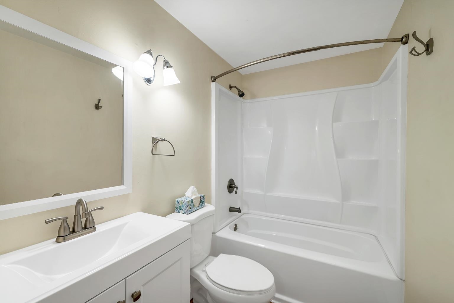 330 Academy Road Property Photo 18