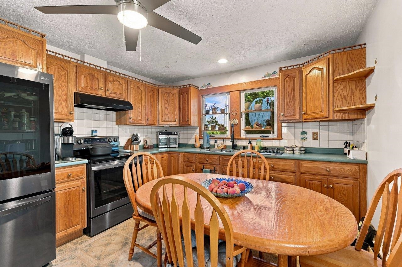 196 Wilmot Street Property Photo 3