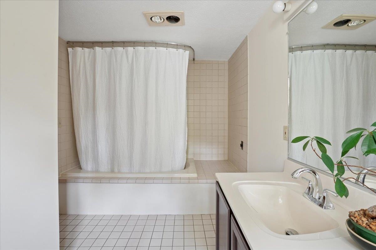 10 Standish Way Property Photo 31