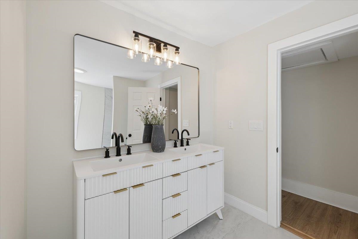 9 High Street Property Photo 26