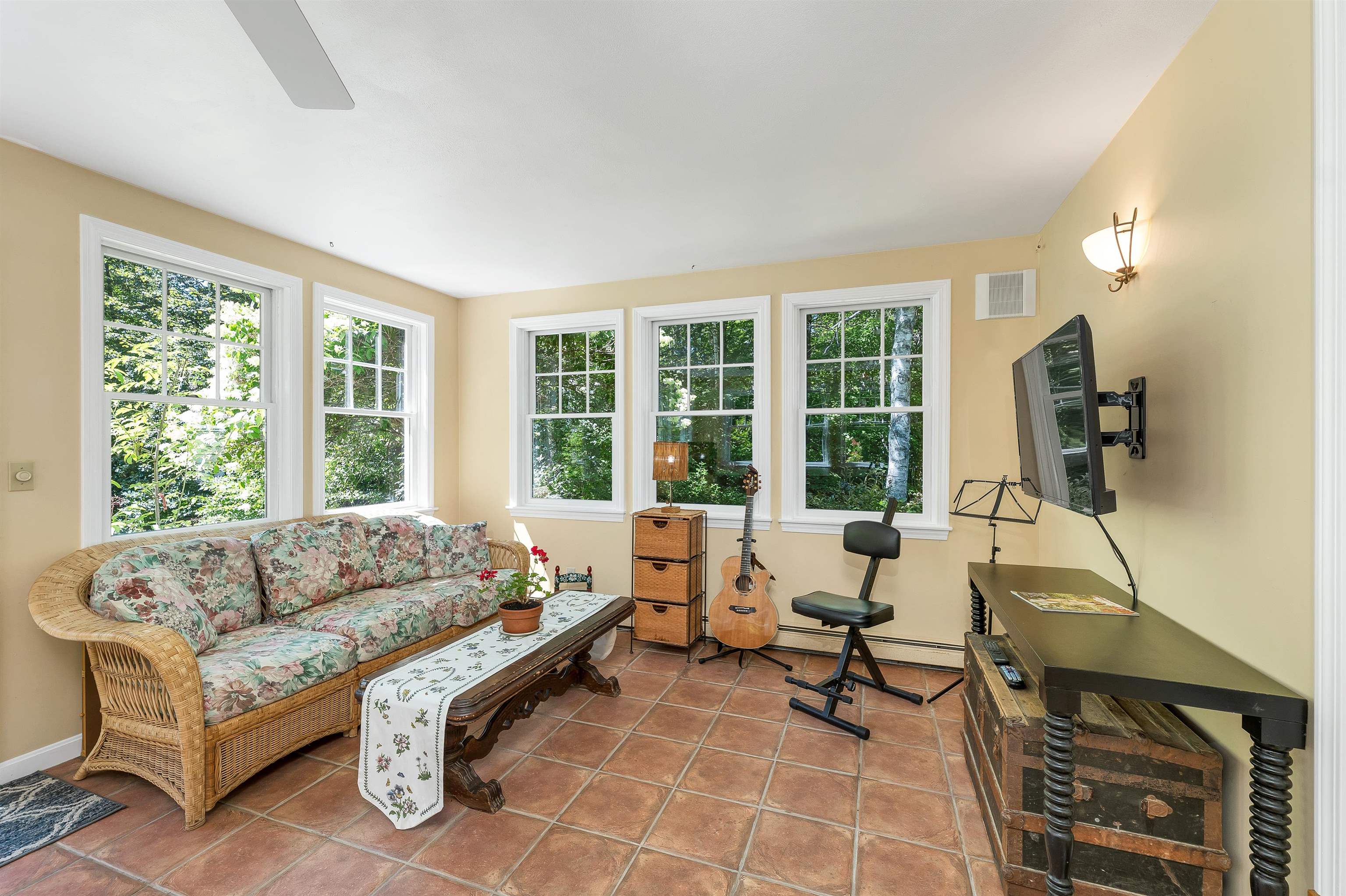 27 Swallow Road Property Photo 35