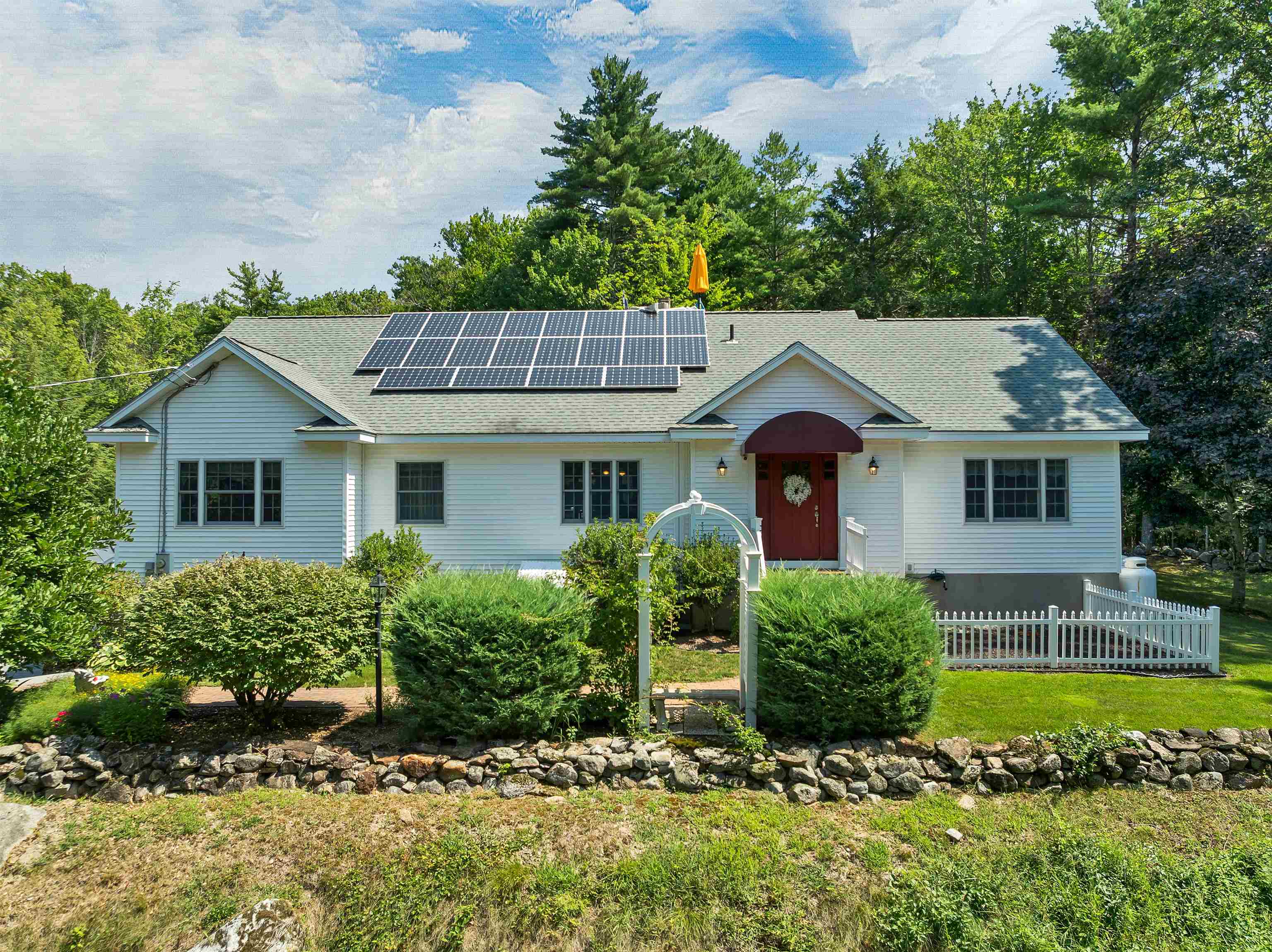 143 Middle Road Property Photo 2
